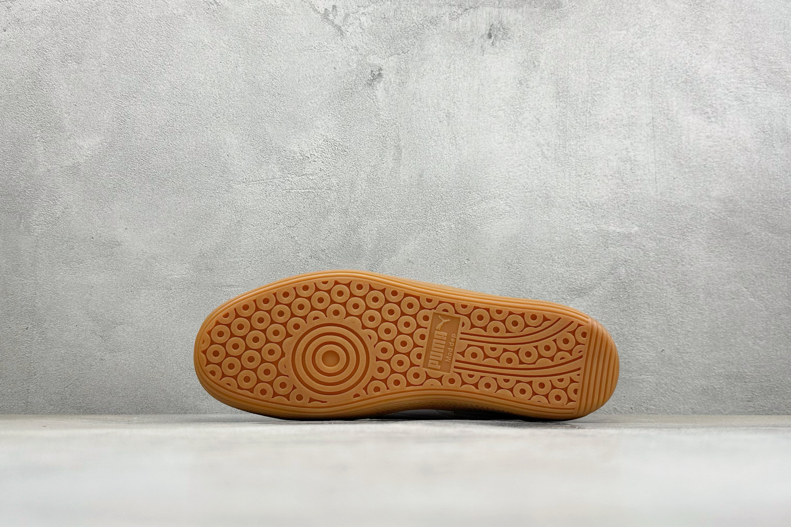 TPuma Palermo 复古单品彪马 防滑耐磨低帮德训板鞋 401123-01 TPuma Palermo 复古单品彪马 防滑耐磨低帮德训板鞋 401123-01