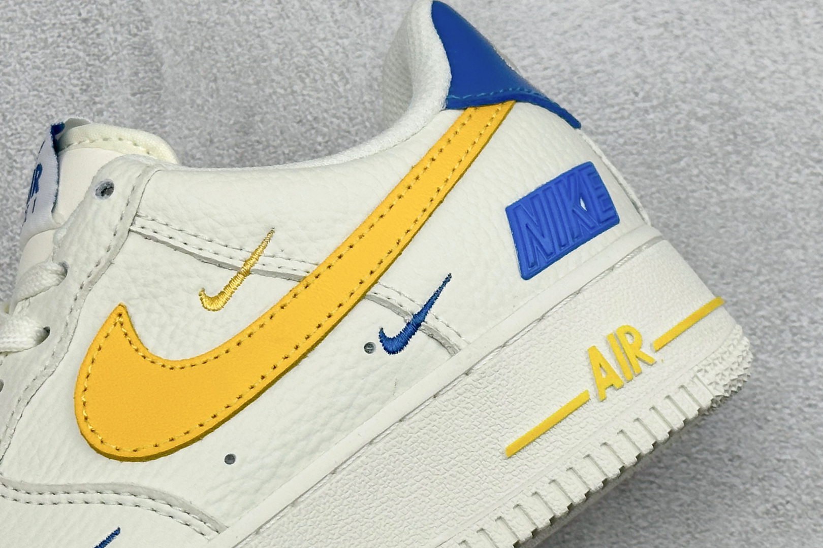 SC版Nike Air Force 1'07 Low 云白勾金 空军一号低帮休闲板鞋 FZ1151-100 SC版Nike Air Force 1'07 Low 云白勾金 空军一号低帮休闲板鞋 FZ1151-100