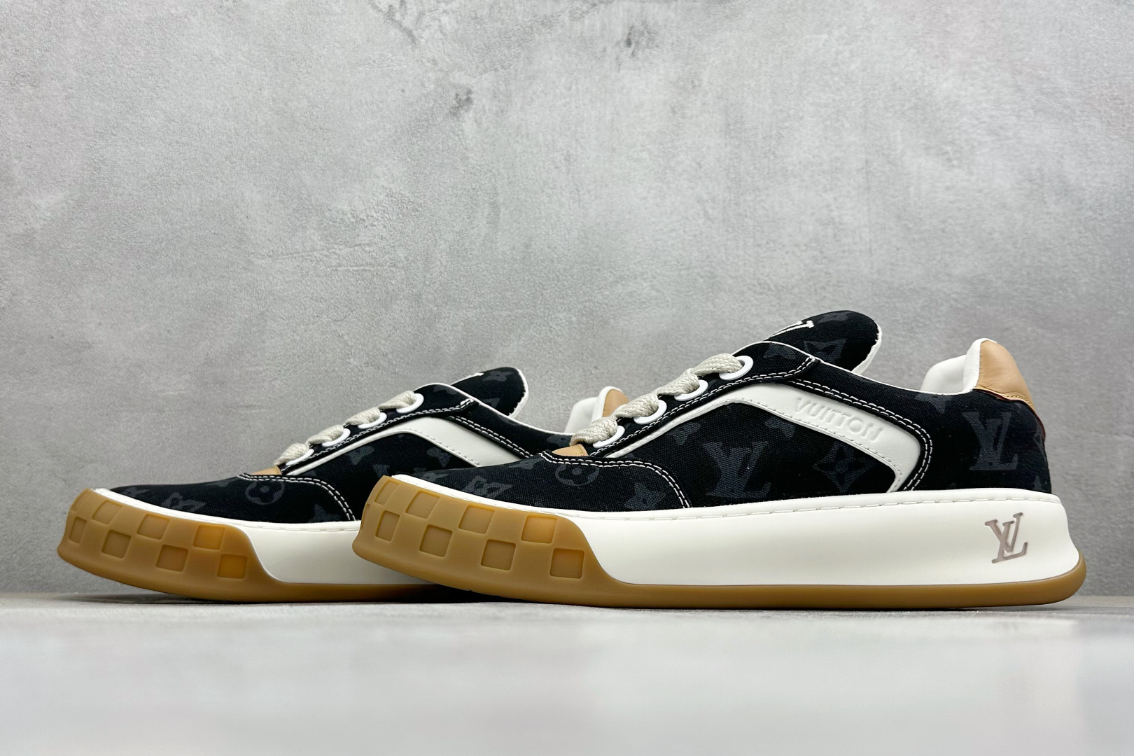430 LOUIS VUITTON Tilted系列 广东原产 Monogram丹宁布鞋面 1AJ730