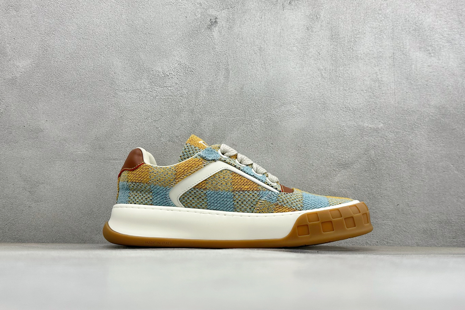 490 LOUIS VUITTON Tilted系列 2026早春全新上架 Tilted Low Sneakers 倾斜系列低帮复古休闲运动板鞋 1AJ788