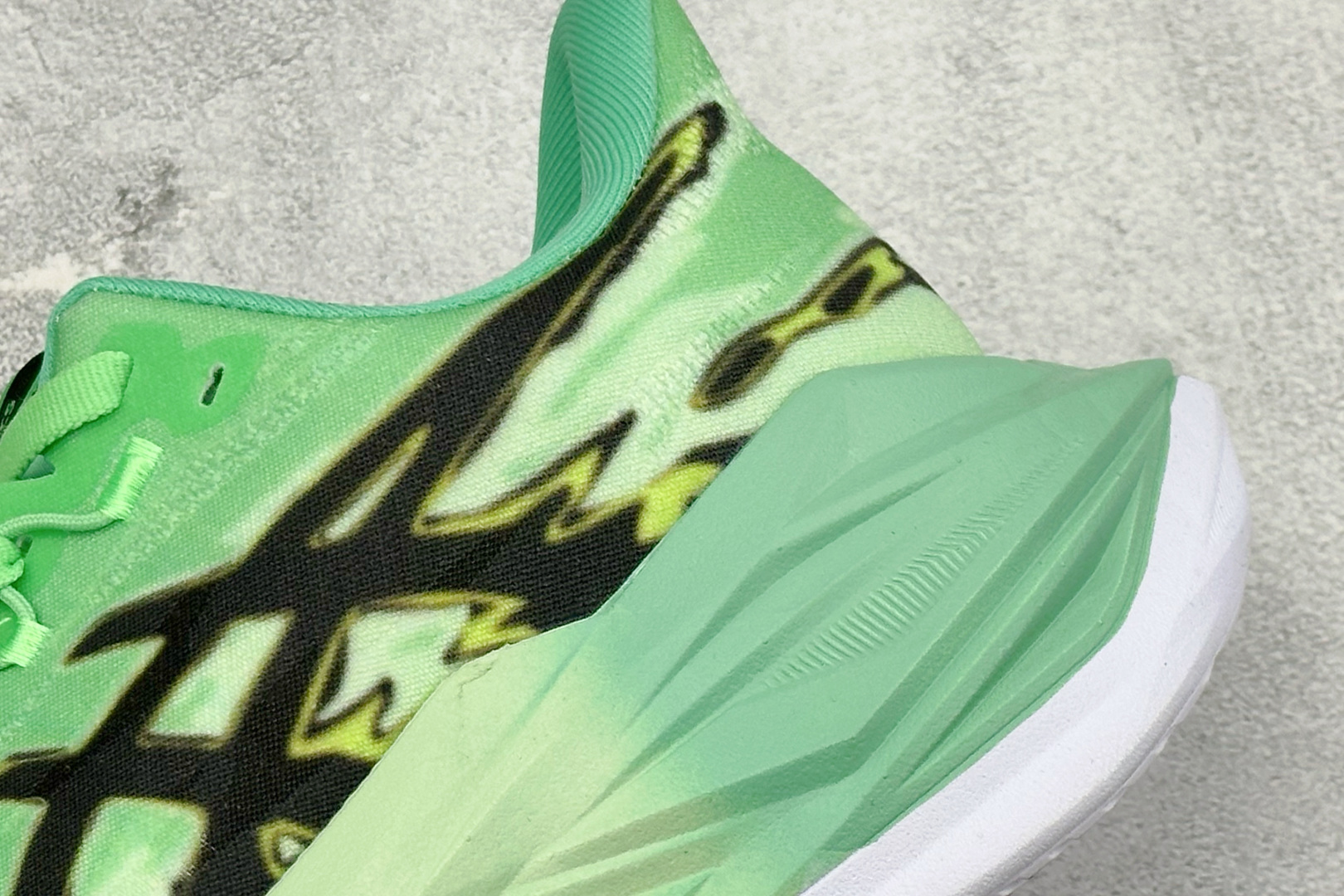 Asics Superblast 3 亚瑟士舒适透气运动跑鞋 103A198-108
