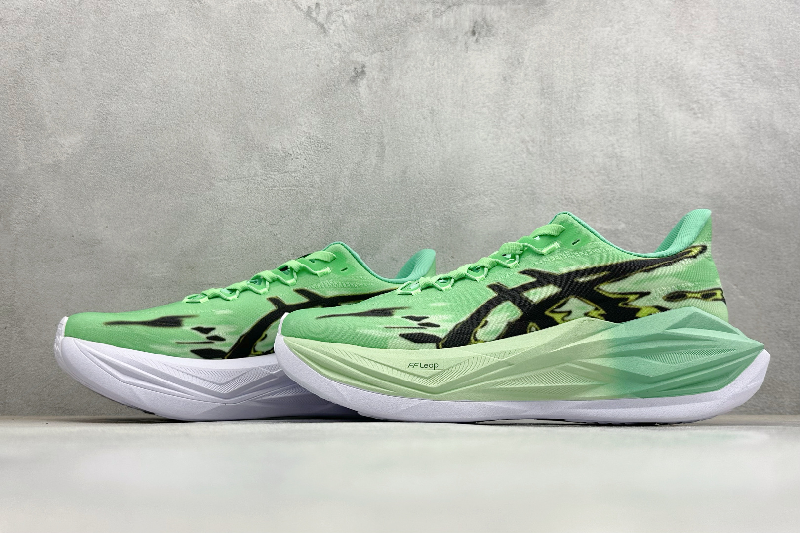 Asics Superblast 3 亚瑟士舒适透气运动跑鞋 103A198-108