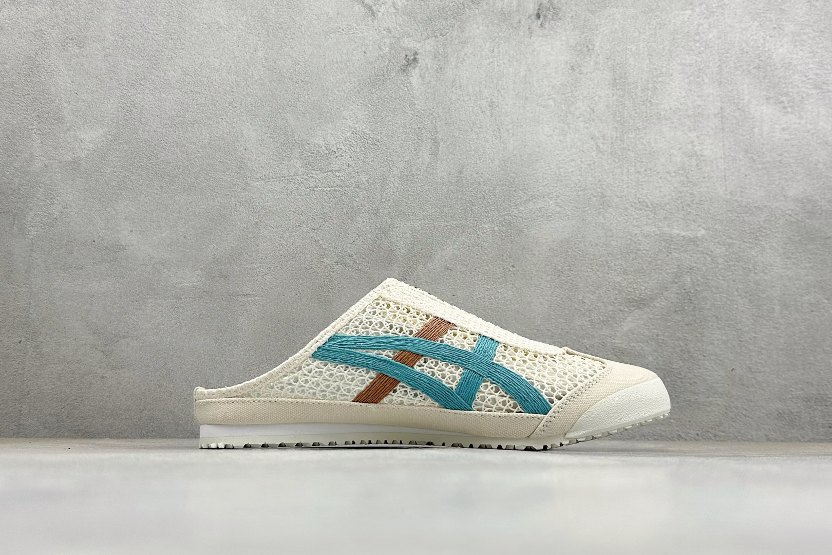 OnitsukaTige /鬼塚虎 Mexico 66 Sabot 网面透气一脚蹬半拖 1183C208-100 OnitsukaTige /鬼塚虎 Mexico 66 Sabot 网面透气一脚蹬半拖 1183C208-100