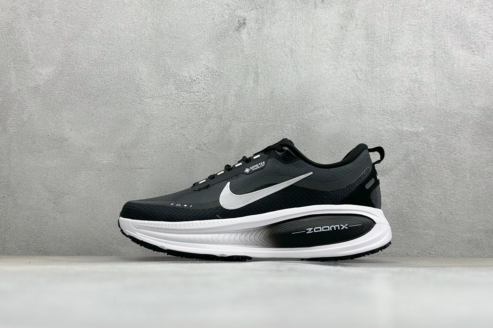 Nike Air Zoom Vomero 18 GTX 登月18 缓震休闲跑鞋 HQ7001-002 Nike Air Zoom Vomero 18 GTX 登月18 缓震休闲跑鞋 HQ7001-002