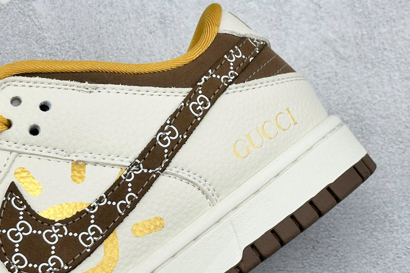 Nike Dunk SB x Gucci 联名太阳老花板鞋 SD8888-009 Nike Dunk SB x Gucci 联名太阳老花板鞋 SD8888-009