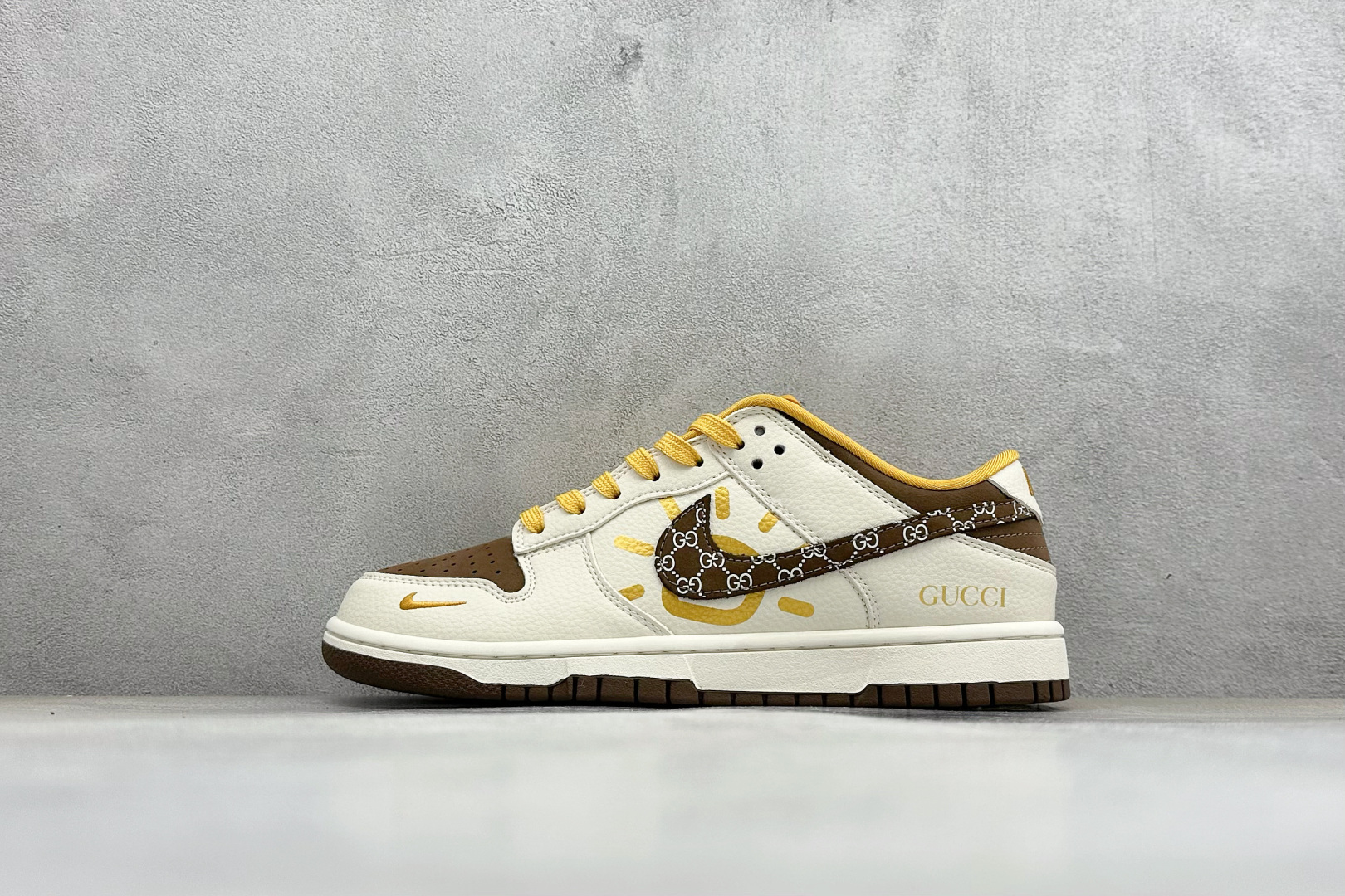 Nike Dunk SB x Gucci 联名太阳老花板鞋 SD8888-009 Nike Dunk SB x Gucci 联名太阳老花板鞋 SD8888-009