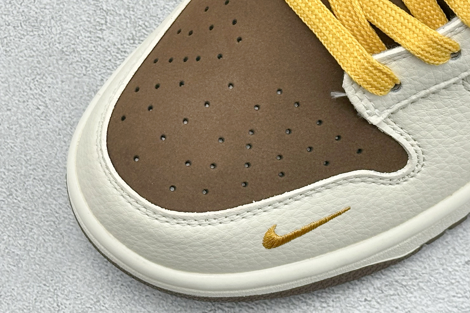 Nike Dunk SB x Gucci 联名太阳老花板鞋 SD8888-009 Nike Dunk SB x Gucci 联名太阳老花板鞋 SD8888-009