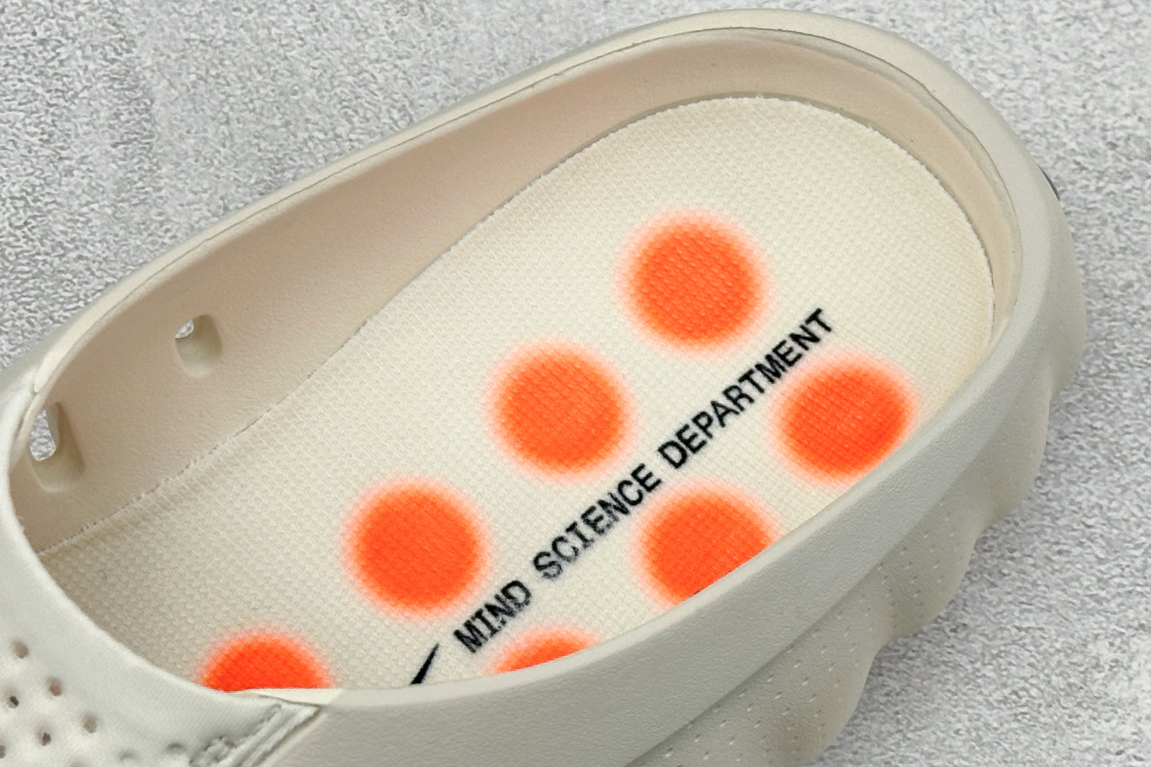 Nike Mind 001 神经科学足底按摩拖鞋 HQ4307-002 Nike Mind 001 神经科学足底按摩拖鞋 HQ4307-002