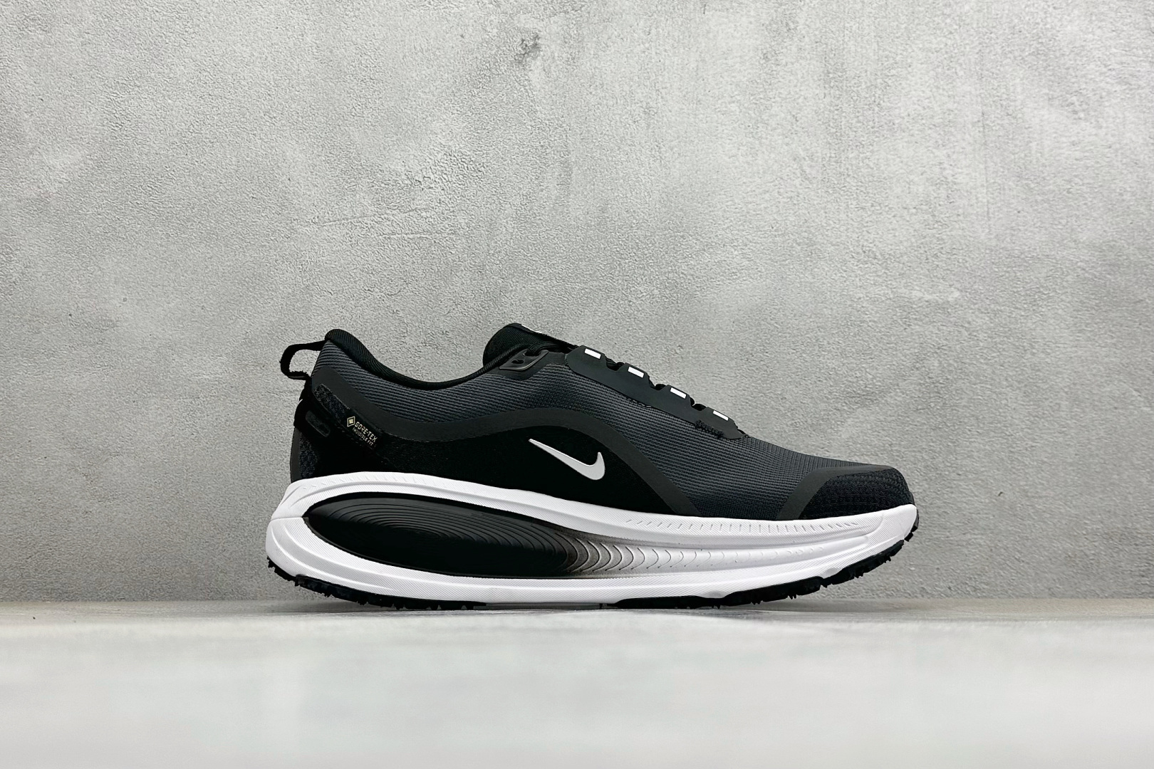 Nike Air Zoom Vomero 18 GTX 登月18 缓震休闲跑鞋 HQ7001-002 Nike Air Zoom Vomero 18 GTX 登月18 缓震休闲跑鞋 HQ7001-002