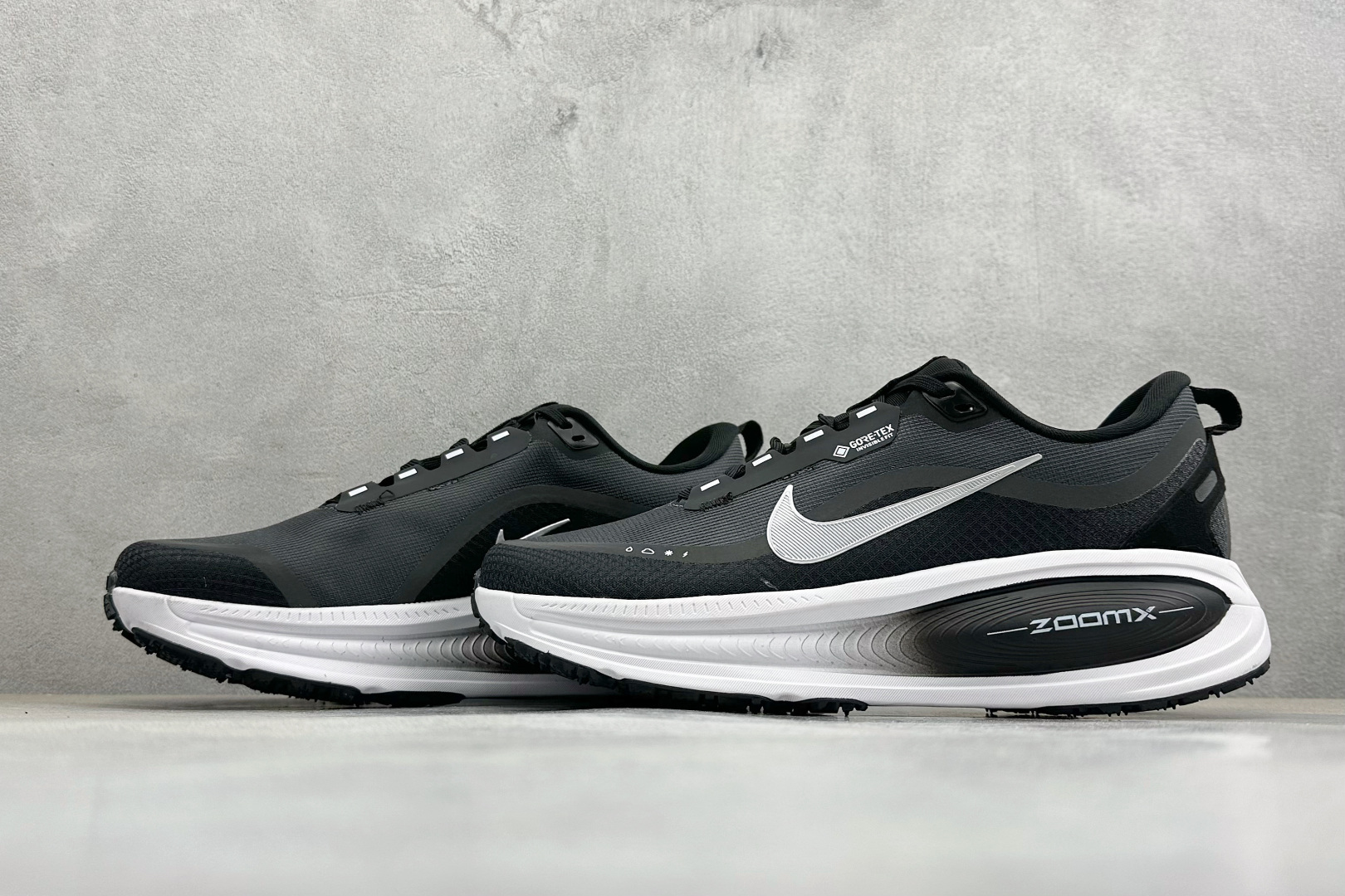 Nike Air Zoom Vomero 18 GTX 登月18 缓震休闲跑鞋 HQ7001-002 Nike Air Zoom Vomero 18 GTX 登月18 缓震休闲跑鞋 HQ7001-002