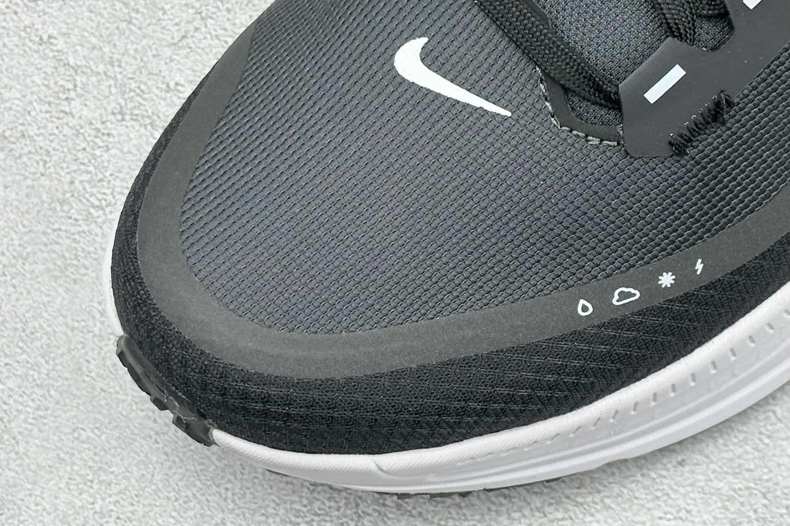 Nike Air Zoom Vomero 18 GTX 登月18 缓震休闲跑鞋 HQ7001-002 Nike Air Zoom Vomero 18 GTX 登月18 缓震休闲跑鞋 HQ7001-002
