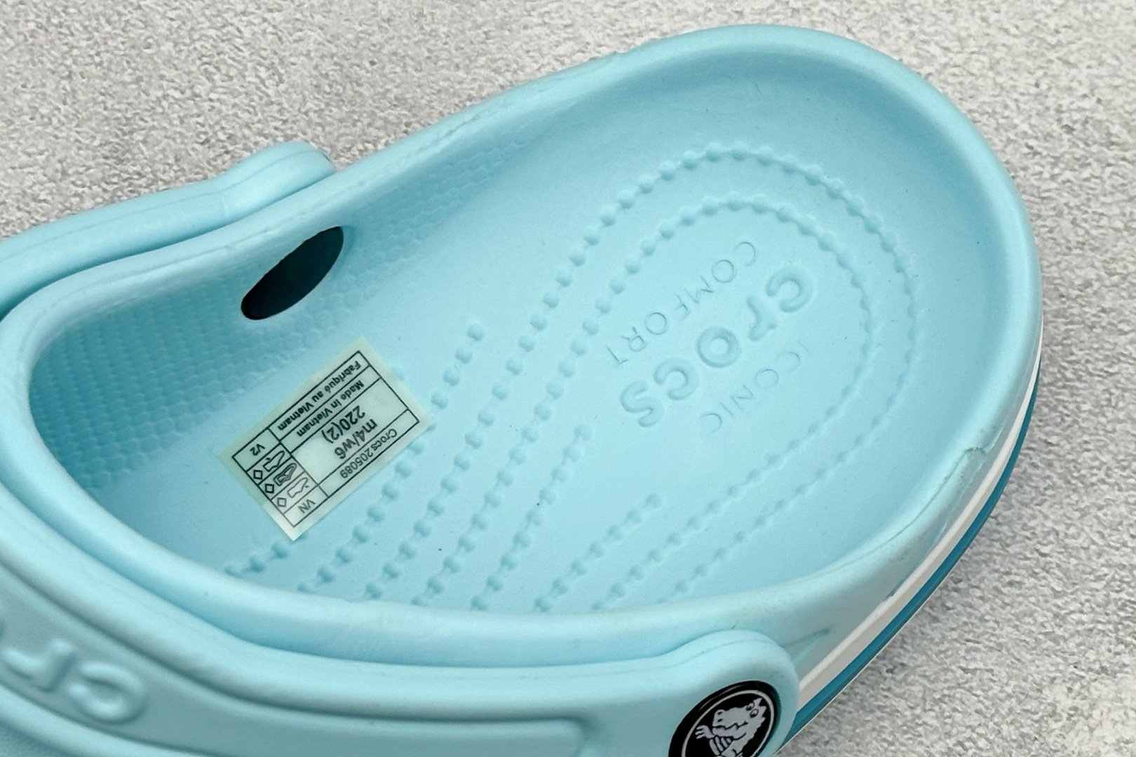 100 原装 Crocs卡洛驰 明星贝雅 205089-066-Chinese UA Cheap High Quatity Brand Clothes Bags handbags Sneakers wholesale wholesaler seller from China Factory suppliers Fashion Clothing Shoes best Quality Beautiful Price 100 原装 Crocs卡洛驰 明星贝雅 205089-066