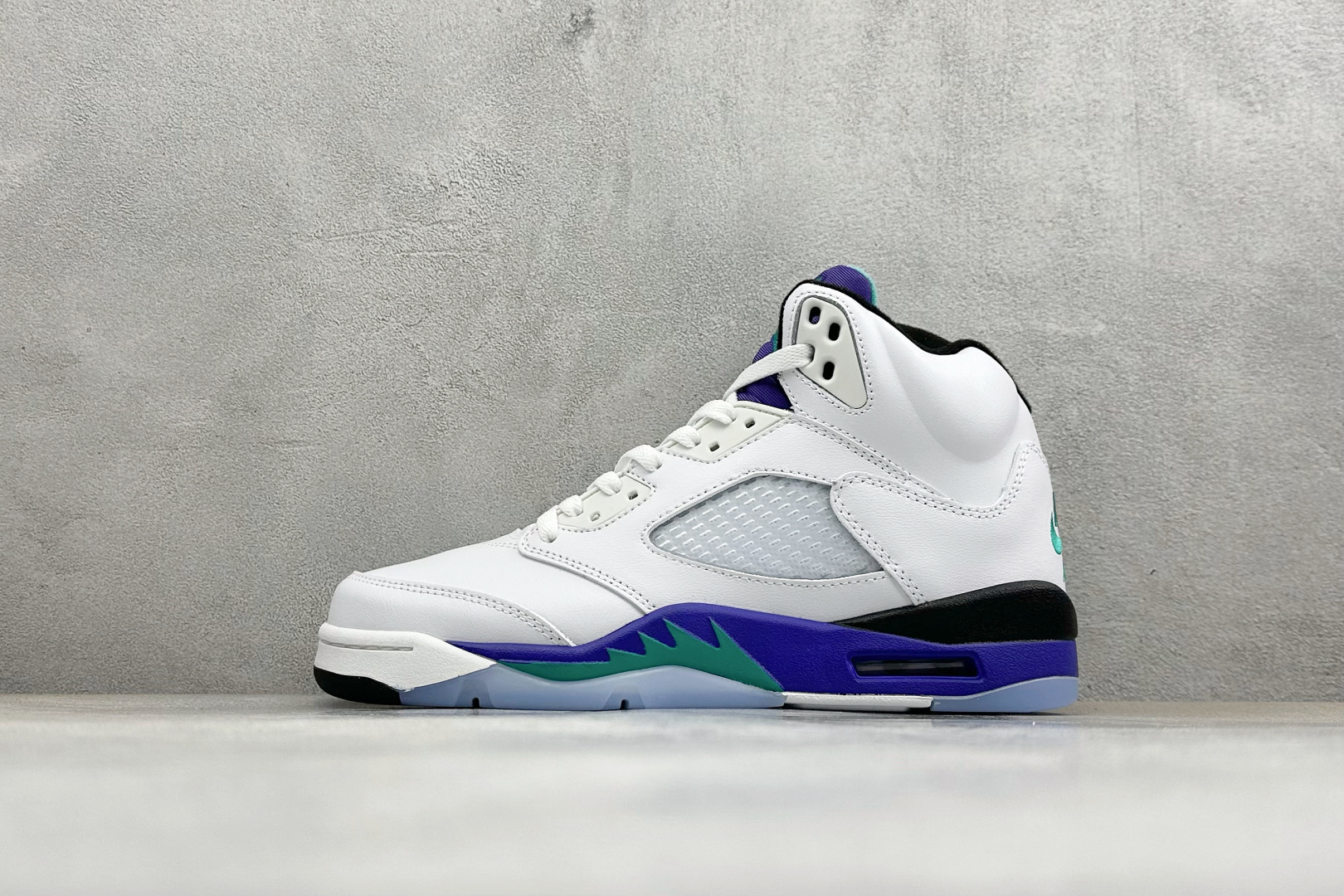 AD版Air Jordan 5 Retro 中帮复古篮球鞋 HQ7978-100 AD版Air Jordan 5 Retro 中帮复古篮球鞋 HQ7978-100