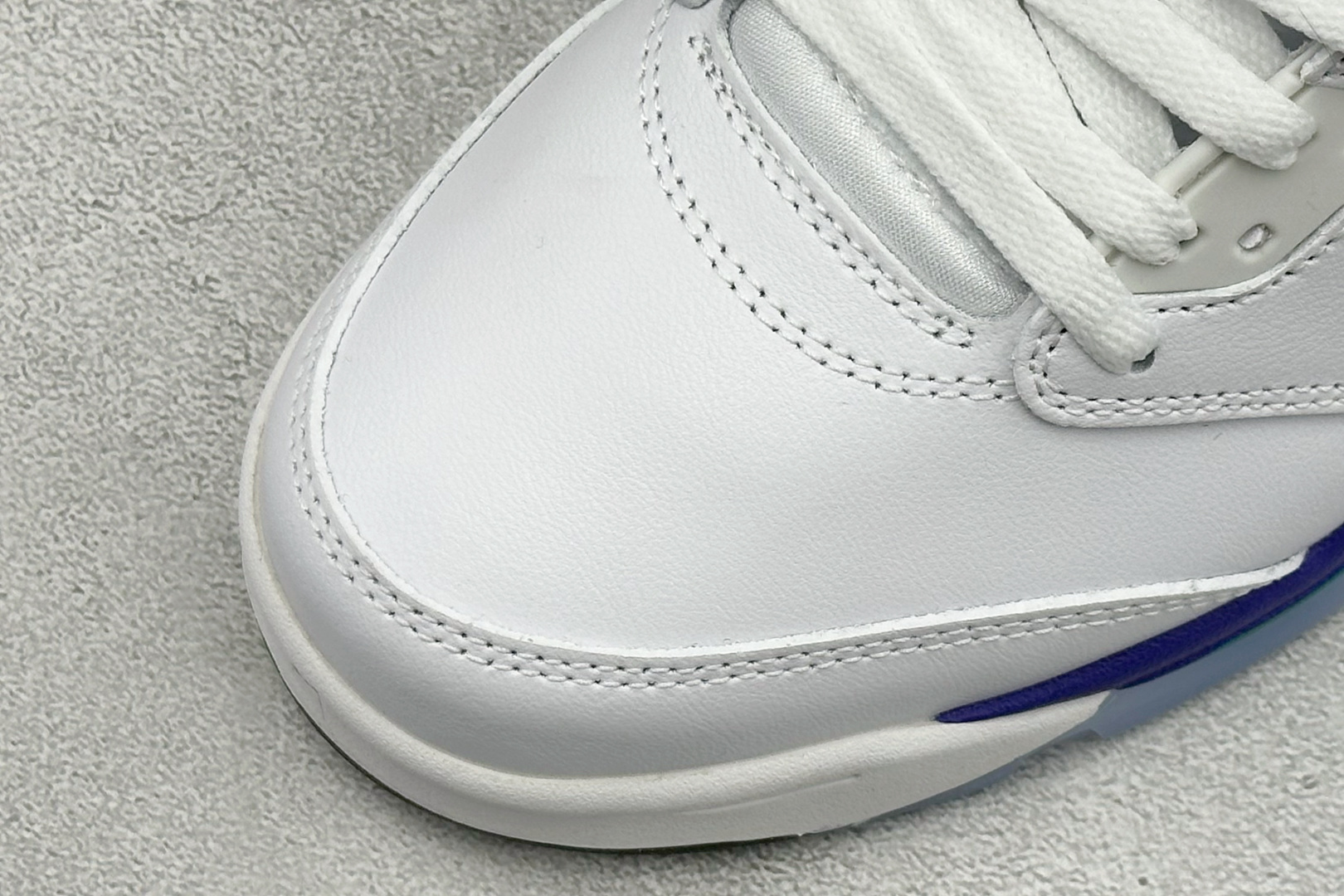 AD版Air Jordan 5 Retro 中帮复古篮球鞋 HQ7978-100 AD版Air Jordan 5 Retro 中帮复古篮球鞋 HQ7978-100