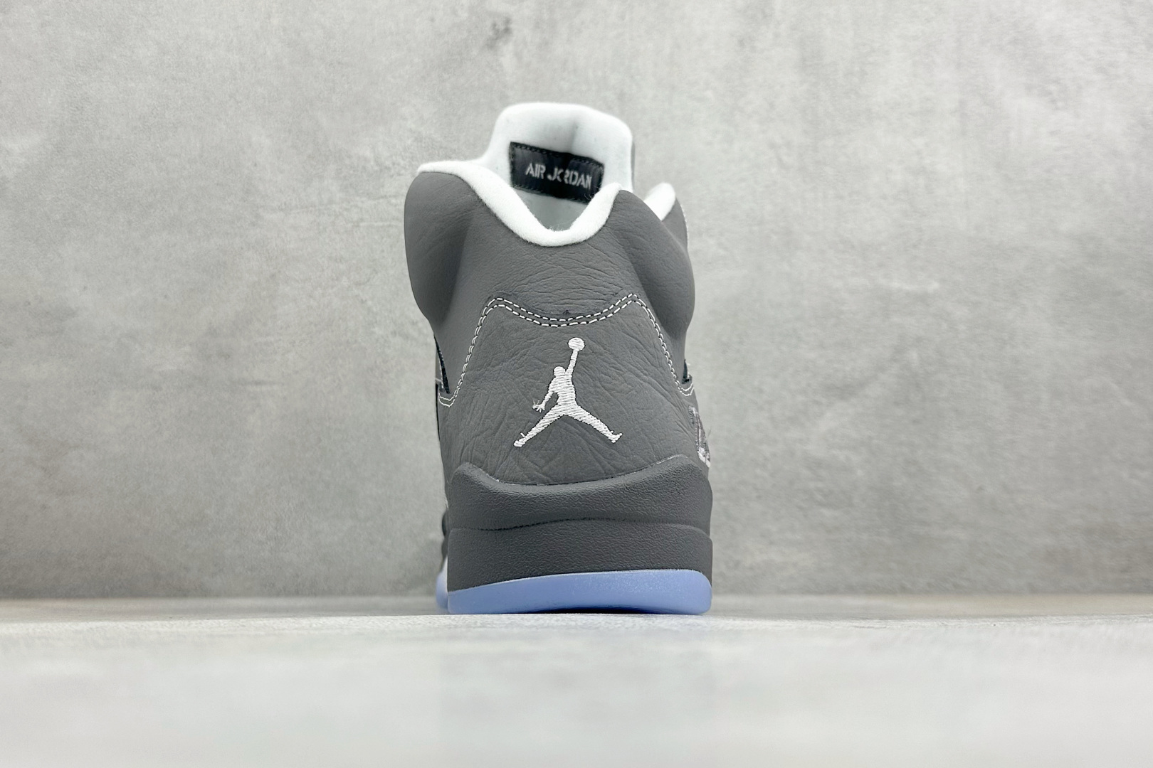 AD版Air Jordan 5 Retro 中帮复古篮球鞋 DD0587-002 AD版Air Jordan 5 Retro 中帮复古篮球鞋 DD0587-002