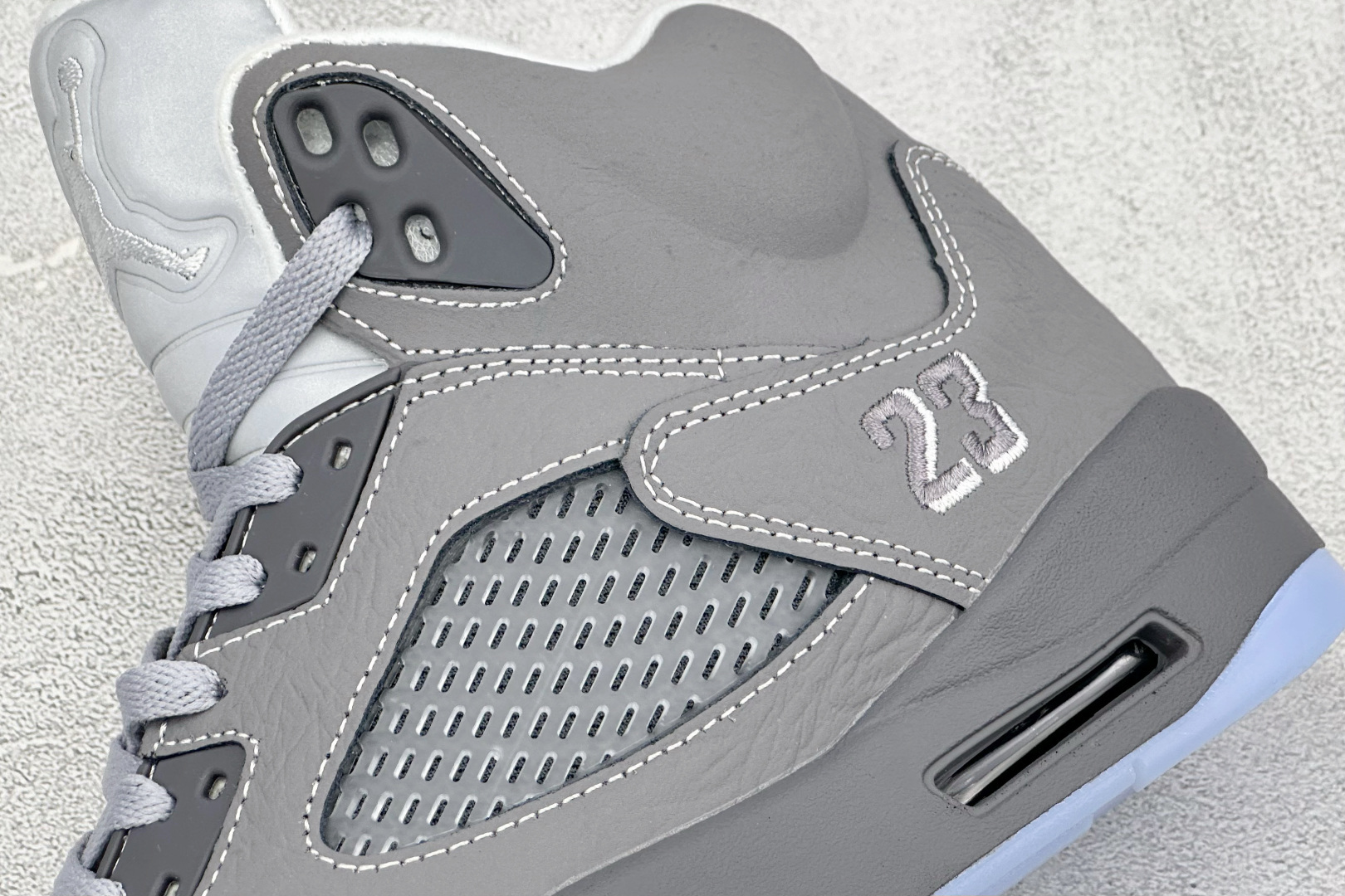 AD版Air Jordan 5 Retro 中帮复古篮球鞋 DD0587-002 AD版Air Jordan 5 Retro 中帮复古篮球鞋 DD0587-002