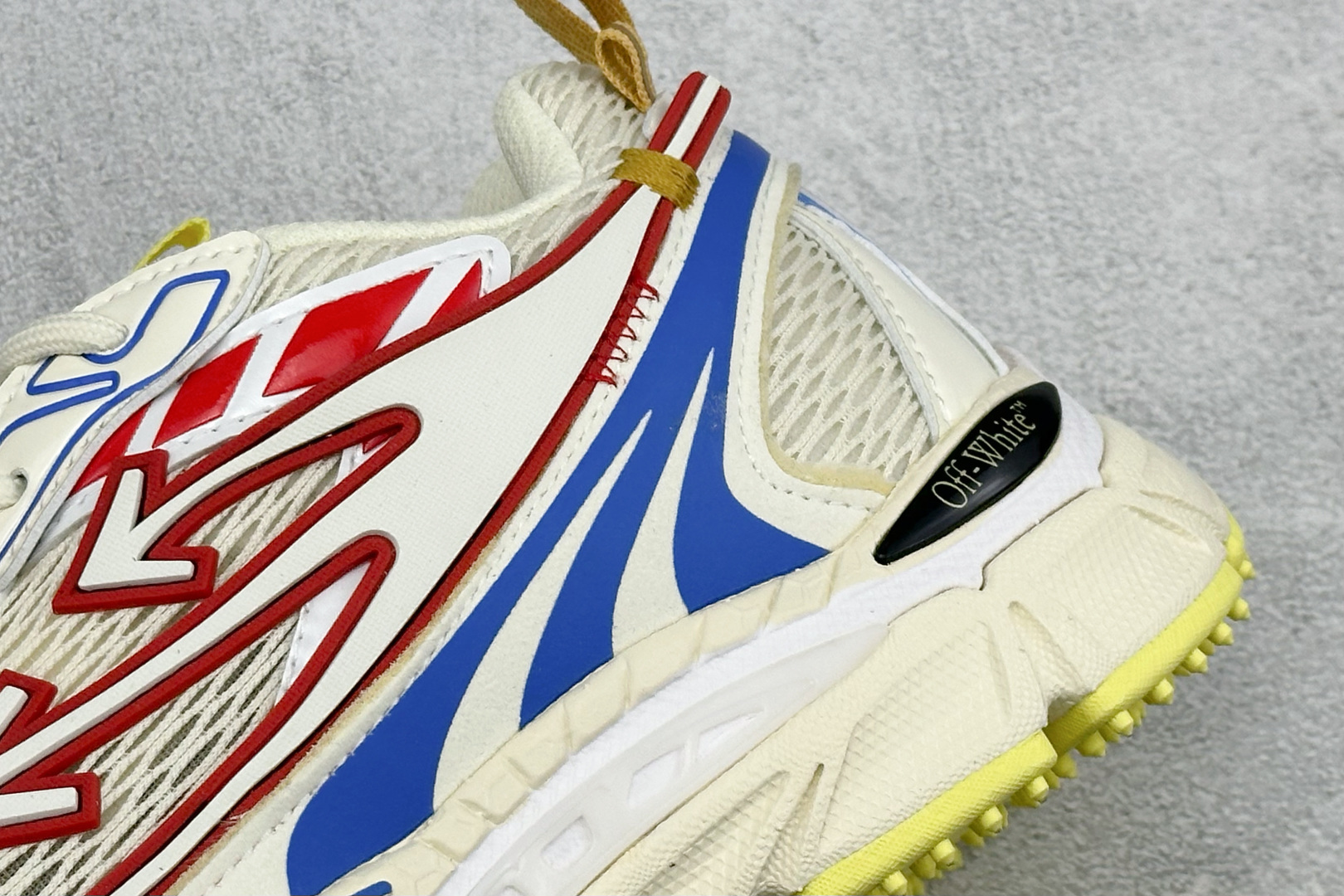 380 S版 Off-White 防滑耐磨透气性轻便跑鞋 OMIA295S26FAB006