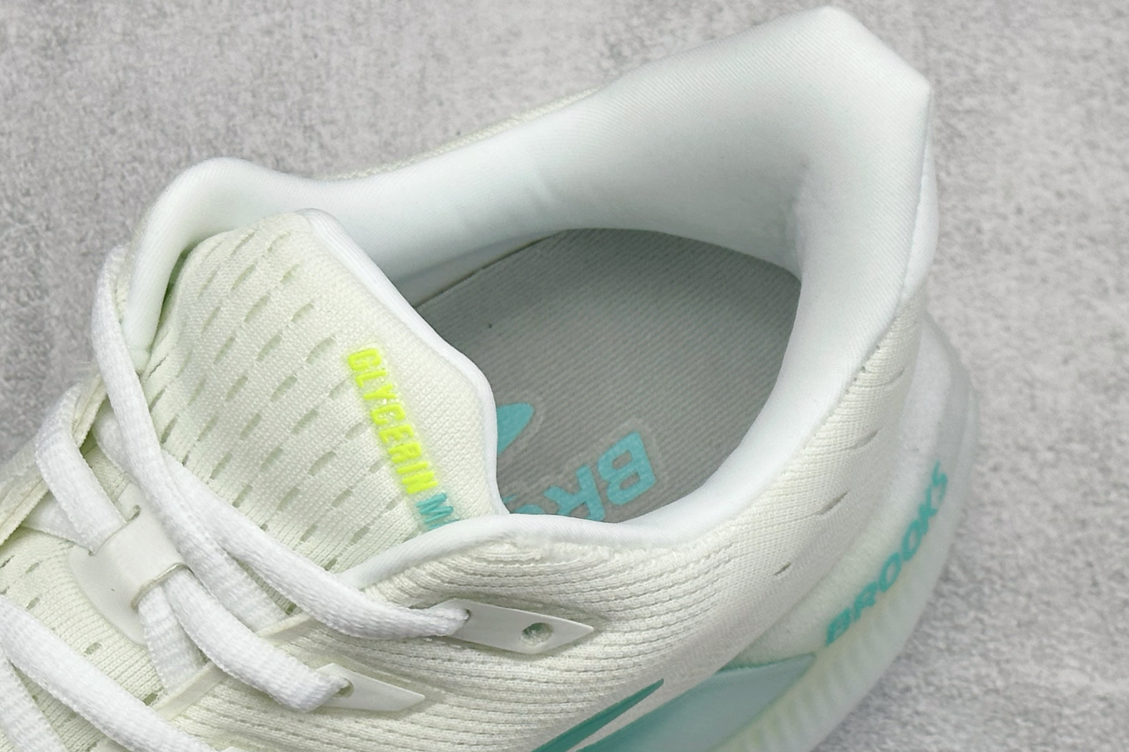180 Z版Brooks布鲁克斯 Glycerin Max 2 舒适简约防滑耐磨低帮跑步鞋 1104791D120