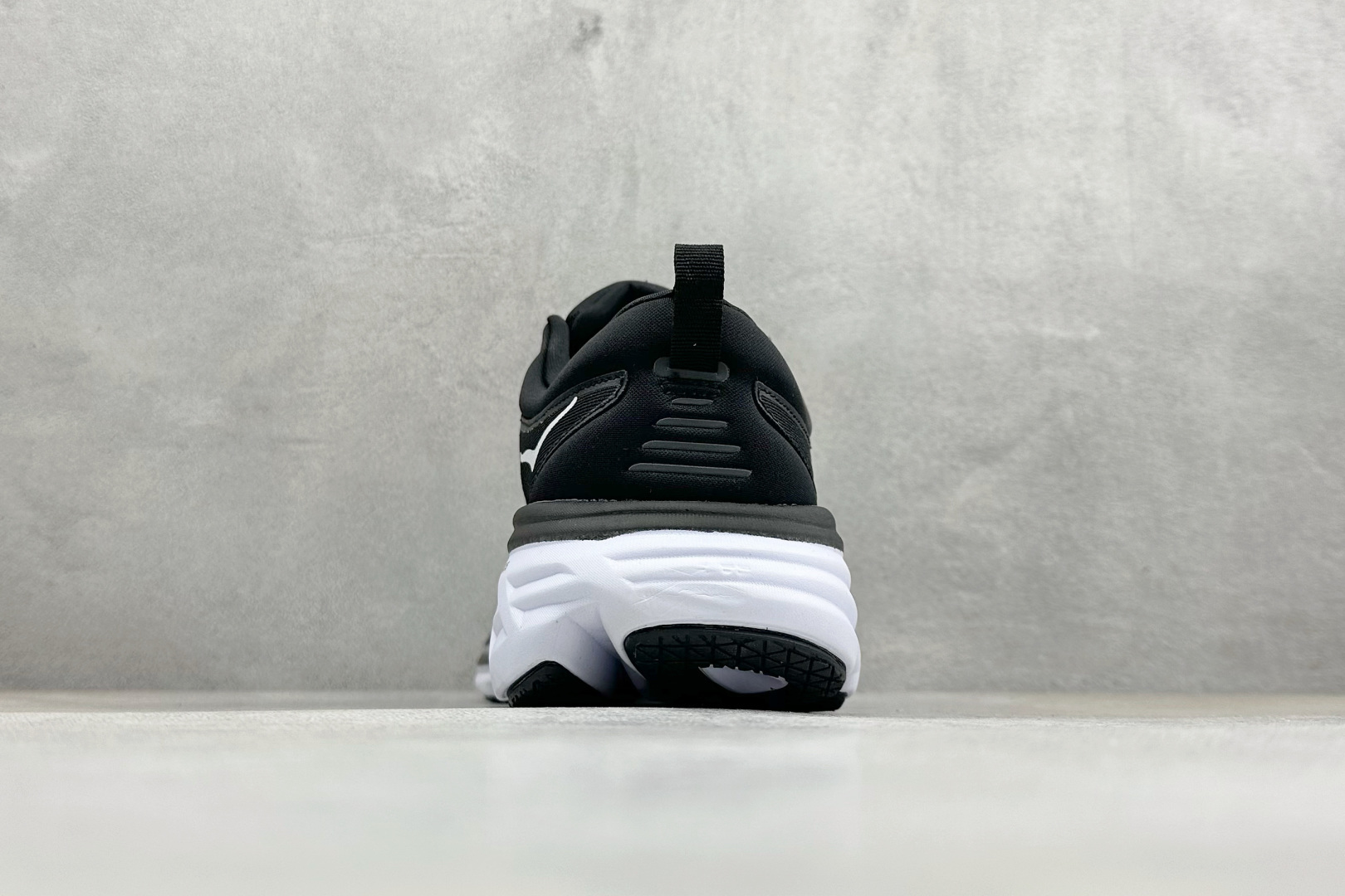 150 ST版HOKA ONE ONE Bondi8轻盈缓震长距离公路织物 低帮休闲城市通勤跑步鞋 1123202/BWHT-Chinese UA Cheap High Quatity Brand Clothes Bags handbags Sneakers wholesale wholesaler seller from China Factory suppliers Fashion Clothing Shoes best Quality Beautiful Price 150 ST版HOKA ONE ONE Bondi8轻盈缓震长距离公路织物 低帮休闲城市通勤跑步鞋 1123202/BWHT