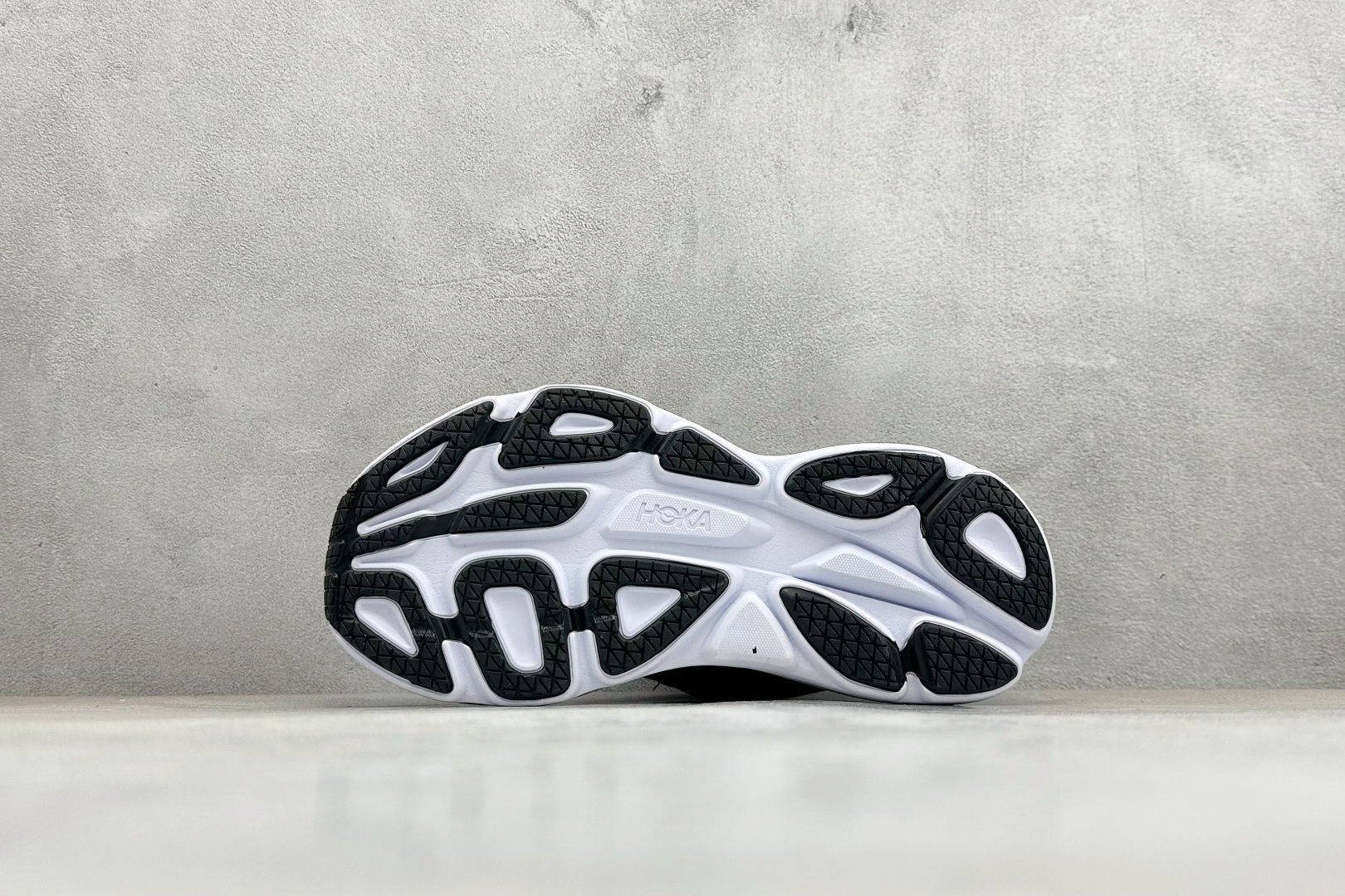 150 ST版HOKA ONE ONE Bondi8轻盈缓震长距离公路织物 低帮休闲城市通勤跑步鞋 1123202/BWHT-Chinese UA Cheap High Quatity Brand Clothes Bags handbags Sneakers wholesale wholesaler seller from China Factory suppliers Fashion Clothing Shoes best Quality Beautiful Price 150 ST版HOKA ONE ONE Bondi8轻盈缓震长距离公路织物 低帮休闲城市通勤跑步鞋 1123202/BWHT