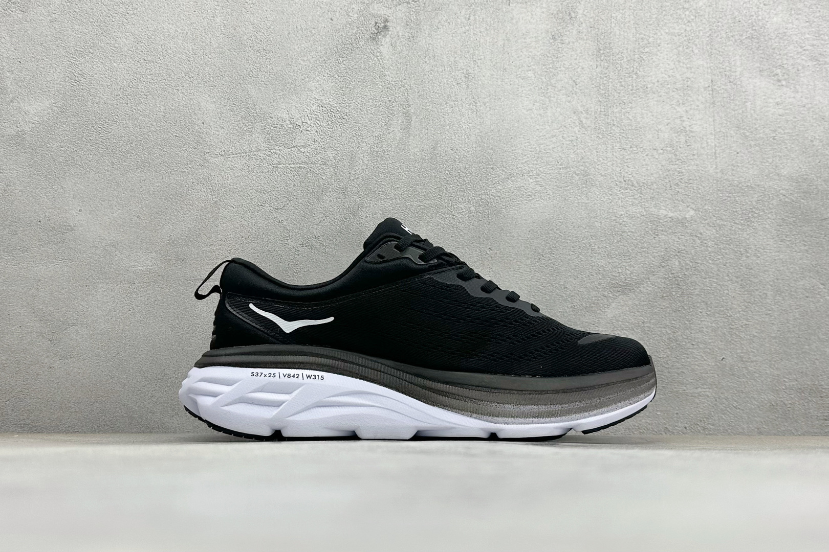 150 ST版HOKA ONE ONE Bondi8轻盈缓震长距离公路织物 低帮休闲城市通勤跑步鞋 1123202/BWHT-Chinese UA Cheap High Quatity Brand Clothes Bags handbags Sneakers wholesale wholesaler seller from China Factory suppliers Fashion Clothing Shoes best Quality Beautiful Price 150 ST版HOKA ONE ONE Bondi8轻盈缓震长距离公路织物 低帮休闲城市通勤跑步鞋 1123202/BWHT