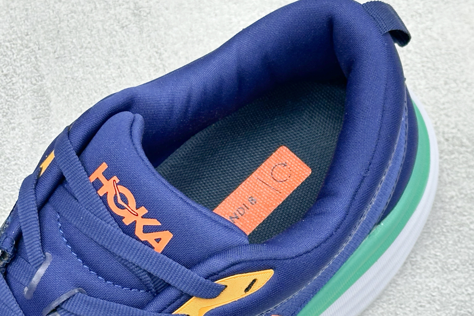 150 ST版HOKA ONE ONE Bondi8轻盈缓震长距离公路织物 低帮休闲城市通勤跑步鞋 1127952/OSBB-Chinese UA Cheap High Quatity Brand Clothes Bags handbags Sneakers wholesale wholesaler seller from China Factory suppliers Fashion Clothing Shoes best Quality Beautiful Price 150 ST版HOKA ONE ONE Bondi8轻盈缓震长距离公路织物 低帮休闲城市通勤跑步鞋 1127952/OSBB