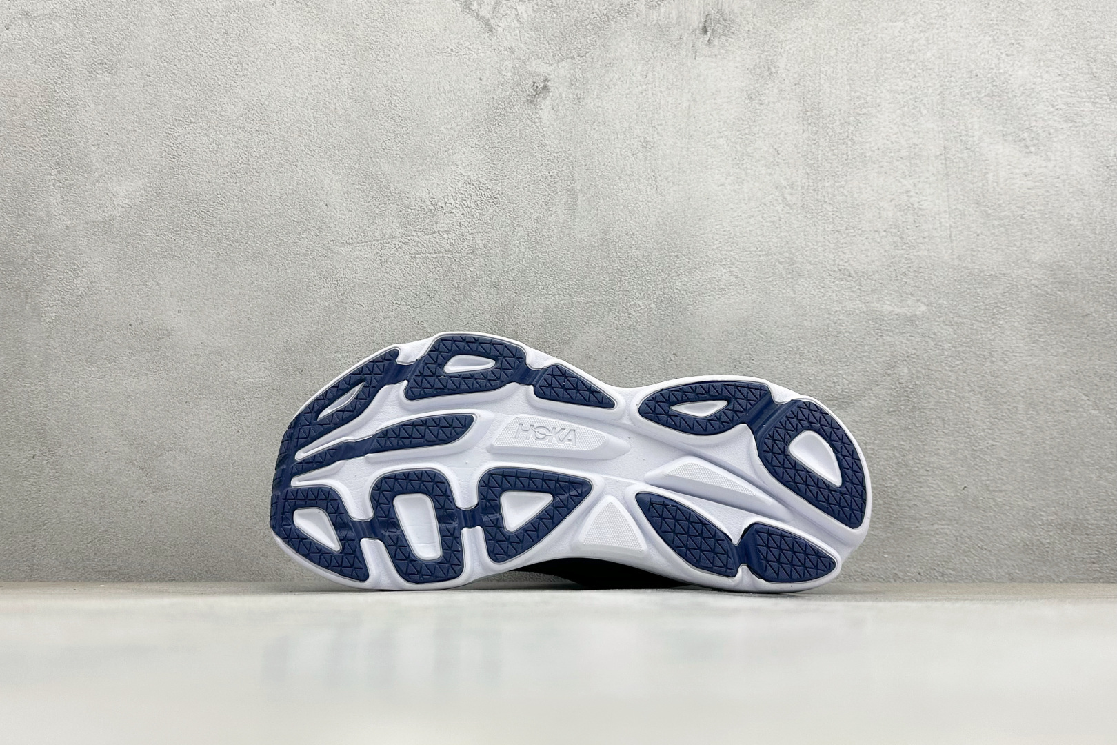 150 ST版HOKA ONE ONE Bondi8轻盈缓震长距离公路织物 低帮休闲城市通勤跑步鞋 1127952/OSBB-Chinese UA Cheap High Quatity Brand Clothes Bags handbags Sneakers wholesale wholesaler seller from China Factory suppliers Fashion Clothing Shoes best Quality Beautiful Price 150 ST版HOKA ONE ONE Bondi8轻盈缓震长距离公路织物 低帮休闲城市通勤跑步鞋 1127952/OSBB
