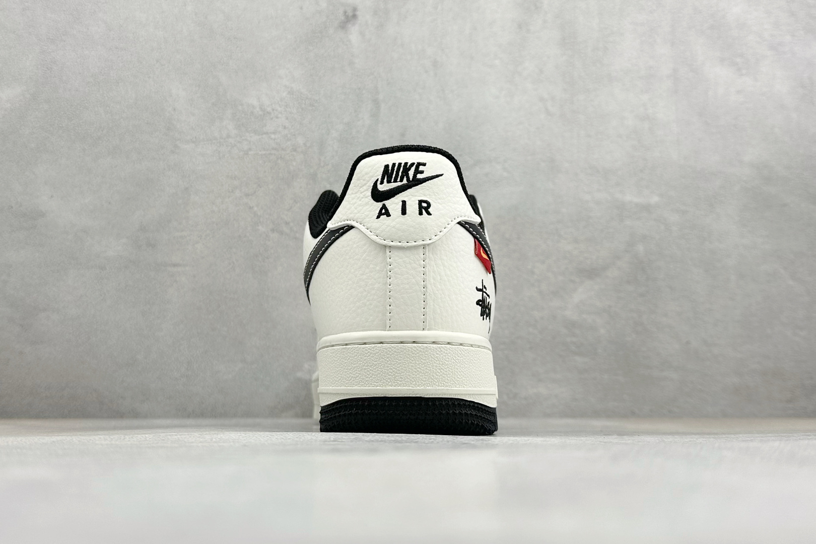 SC版Nike Air Force 1'07 Low 黑白撞色 空军一号低帮休闲板鞋 MM3399-817 SC版Nike Air Force 1'07 Low 黑白撞色 空军一号低帮休闲板鞋 MM3399-817