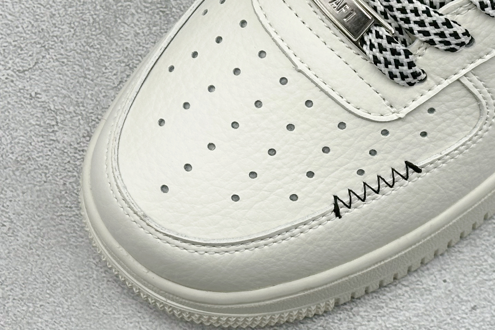 SC版Nike Air Force 1'07 Low 黑白撞色 空军一号低帮休闲板鞋 MM3399-817 SC版Nike Air Force 1'07 Low 黑白撞色 空军一号低帮休闲板鞋 MM3399-817