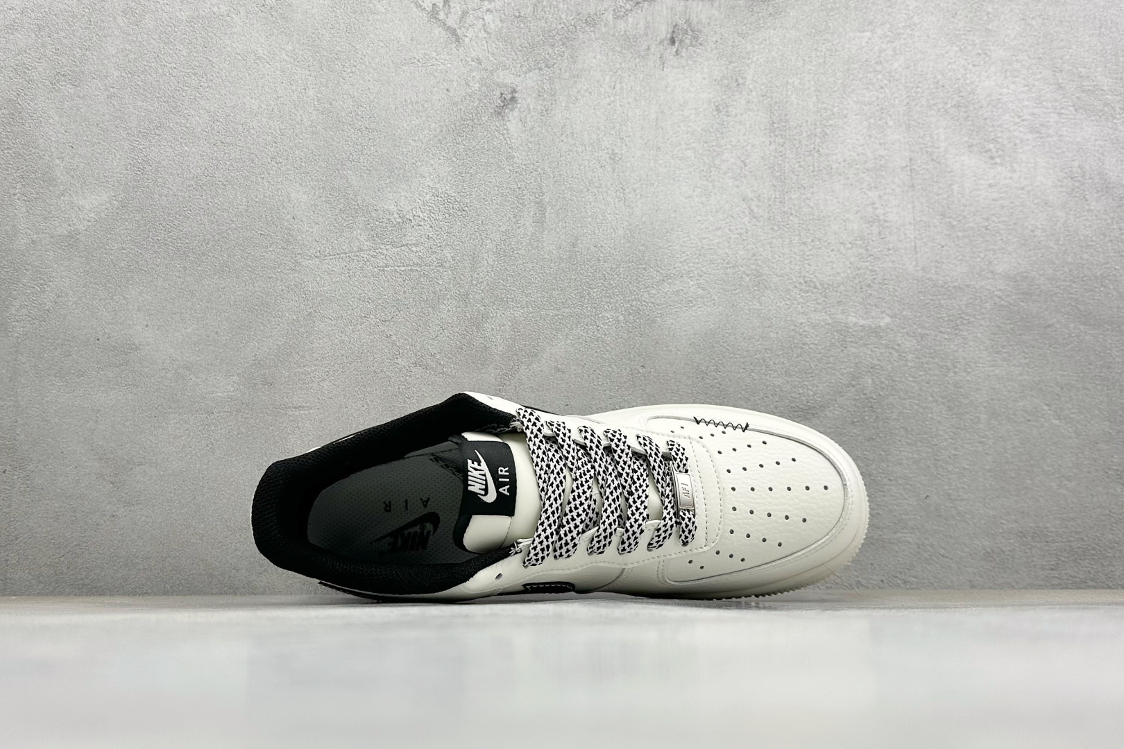 SC版Nike Air Force 1'07 Low 黑白撞色 空军一号低帮休闲板鞋 MM3399-817 SC版Nike Air Force 1'07 Low 黑白撞色 空军一号低帮休闲板鞋 MM3399-817