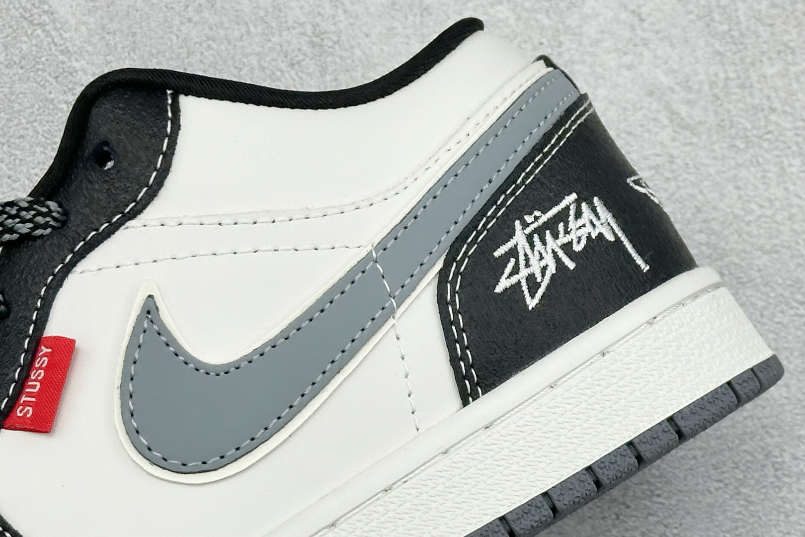 SC版AIR JORDAN 1 经典低帮版型焕新登场 黑白灰撞色拼接演绎复古街头风 QL1988-008