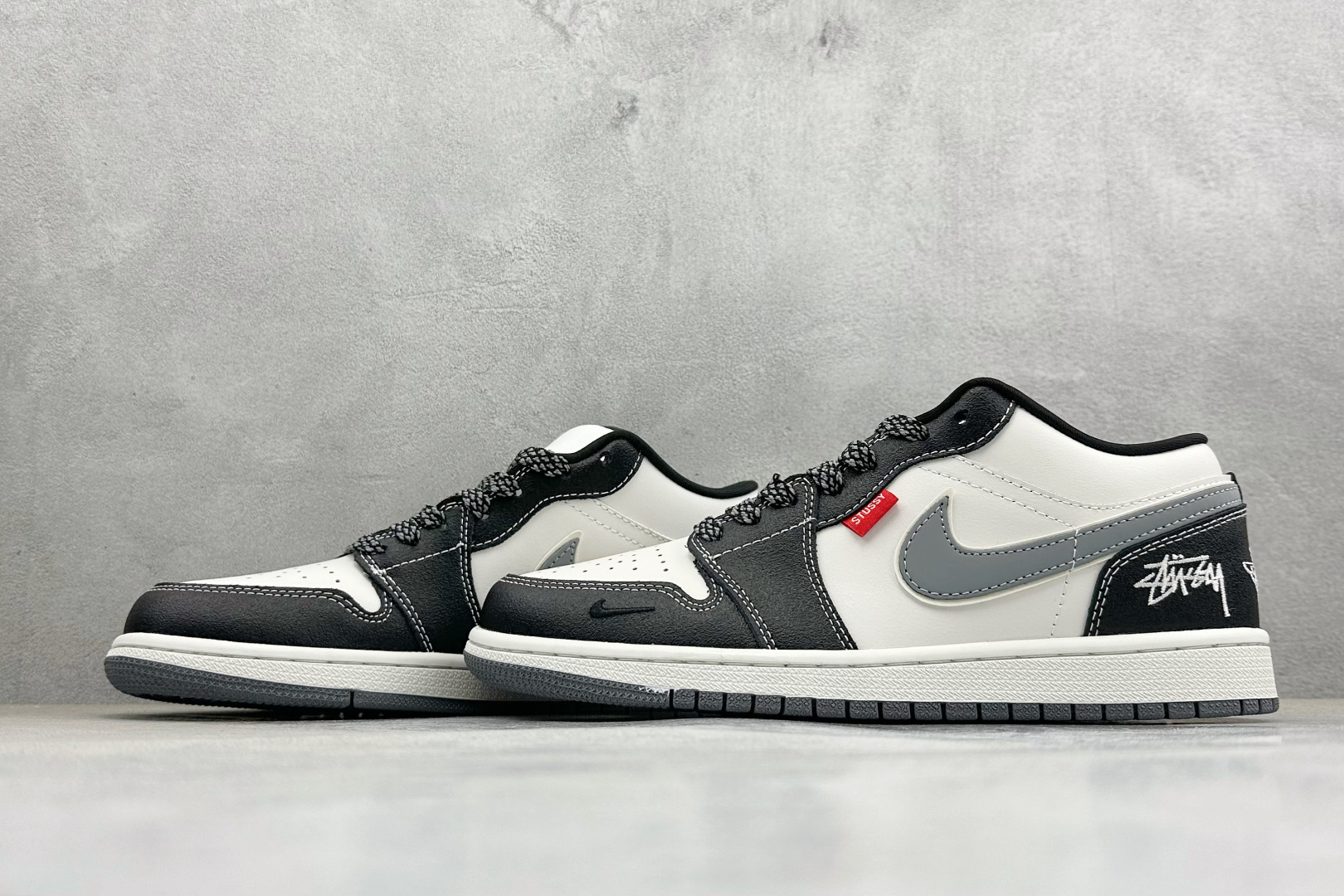 SC版AIR JORDAN 1 经典低帮版型焕新登场 黑白灰撞色拼接演绎复古街头风 QL1988-008