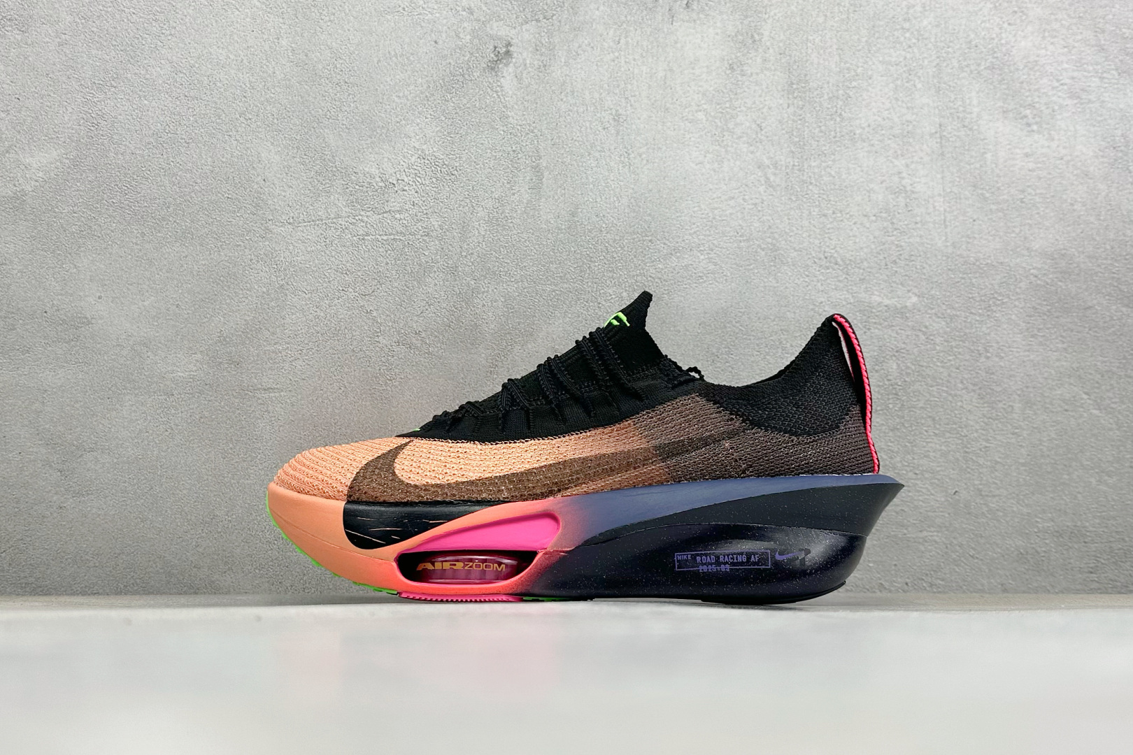 Nike Zoom VaporFly Next% 3 ”Prototype” 全新超级马拉松跑鞋 IO9573-800 Nike Zoom VaporFly Next% 3 ”Prototype” 全新超级马拉松跑鞋 IO9573-800