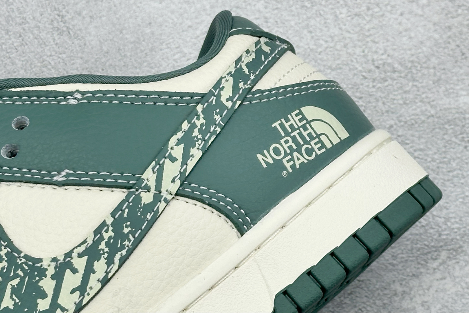280 绿野迷彩 机能风潮 SB DUNK LOW 白绿撞色拼接 SL8888-003