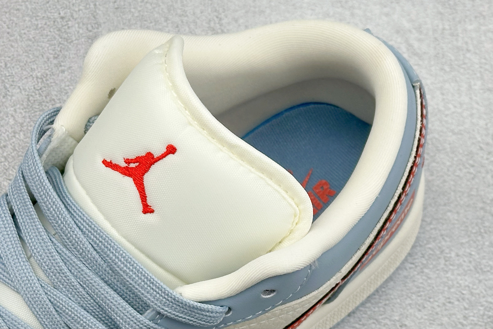 Air Jordan 1 Low(Supreme联名)乔丹爆款高端定制 浅蓝+米白+红色 QJ1988-012 Air Jordan 1 Low(Supreme联名)乔丹爆款高端定制 浅蓝+米白+红色 QJ1988-012