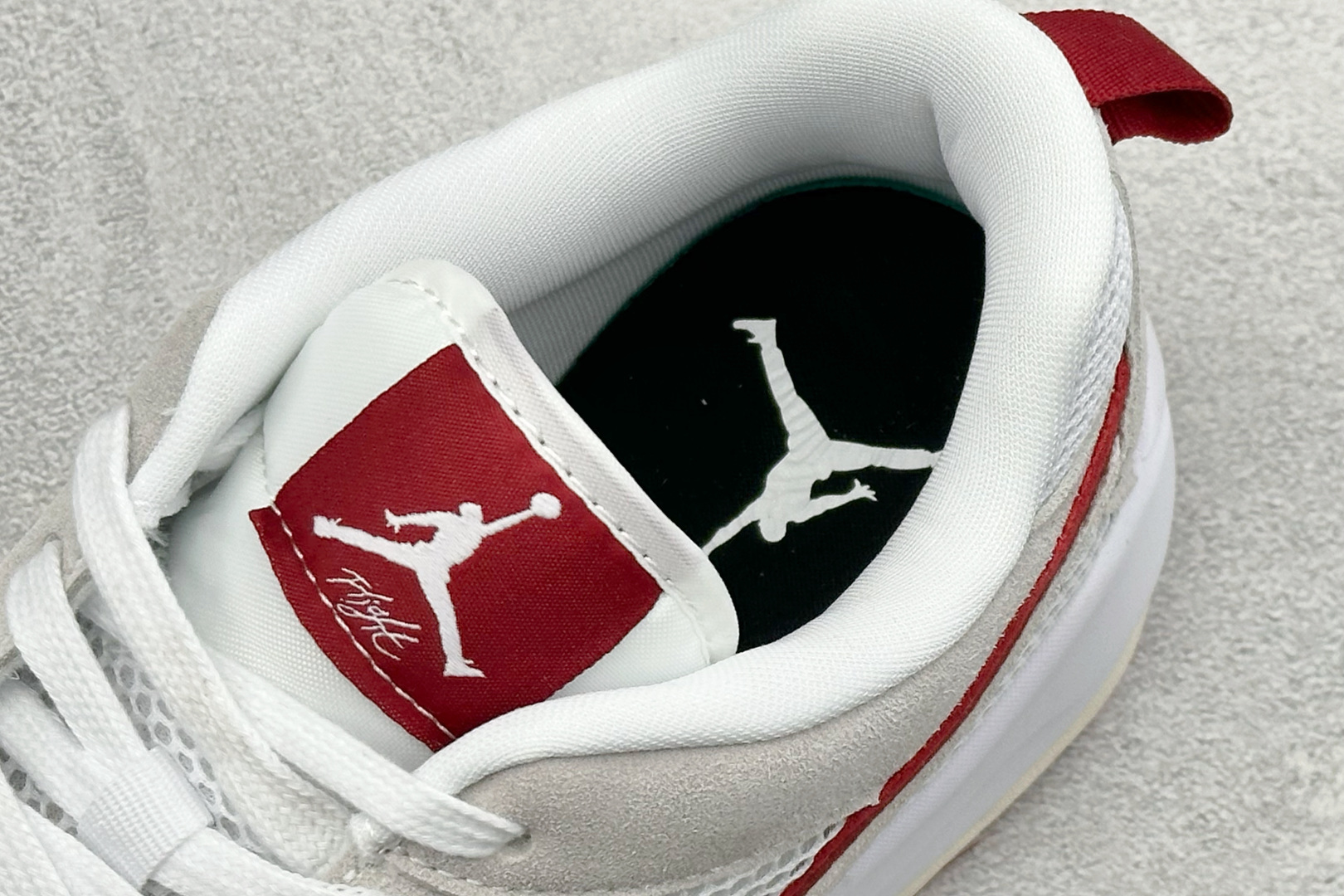 AD版Jordan CMFT ERA 舒适简约低帮运动板鞋 HJ6777-116 AD版Jordan CMFT ERA 舒适简约低帮运动板鞋 HJ6777-116