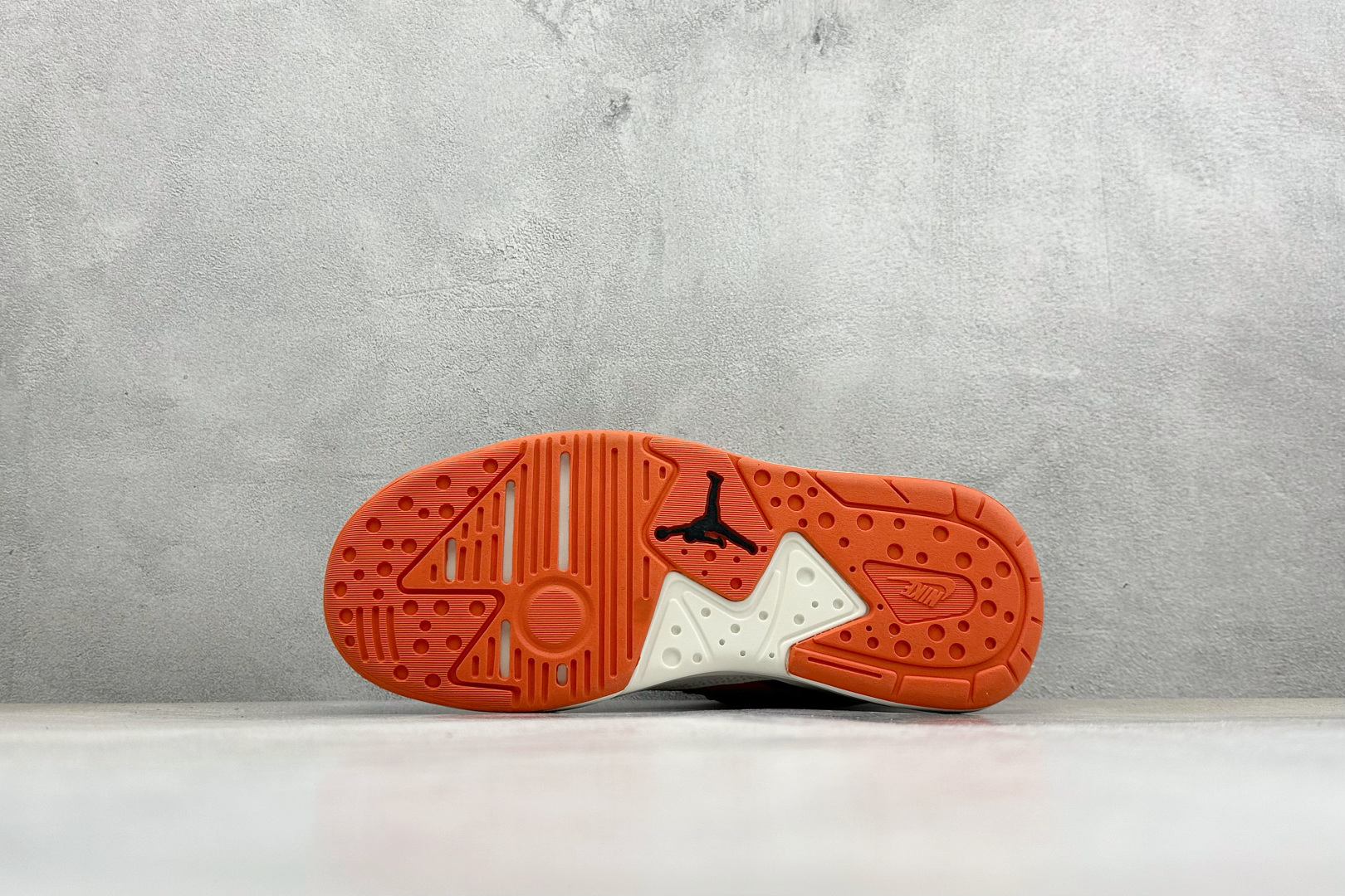 AD版Jordan CMFT ERA 舒适简约低帮运动板鞋 HJ6777-018 AD版Jordan CMFT ERA 舒适简约低帮运动板鞋 HJ6777-018