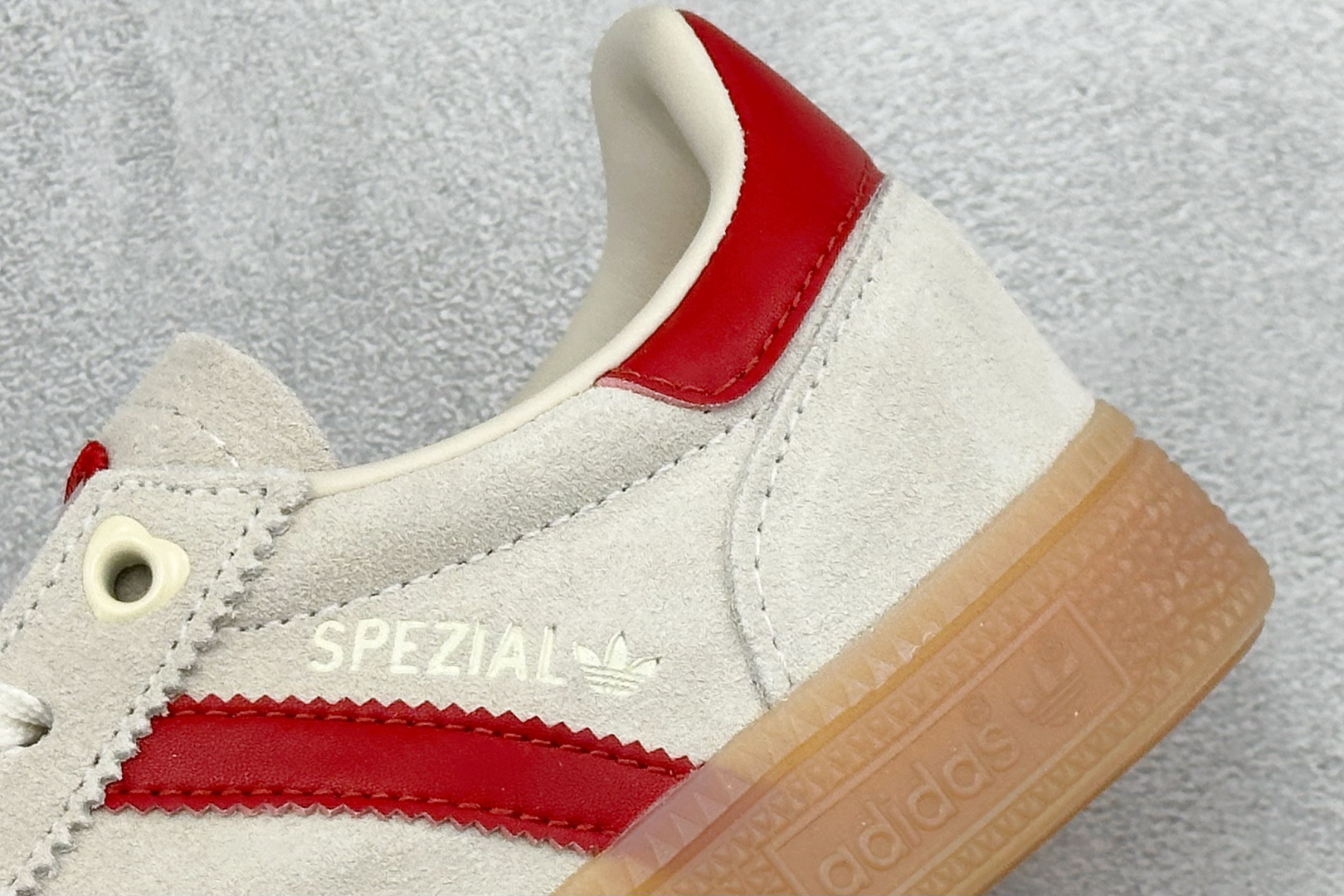 HZ版Adidas Handball Spezial 阿迪达斯经典复古休闲板鞋 KH9044 HZ版Adidas Handball Spezial 阿迪达斯经典复古休闲板鞋 KH9044