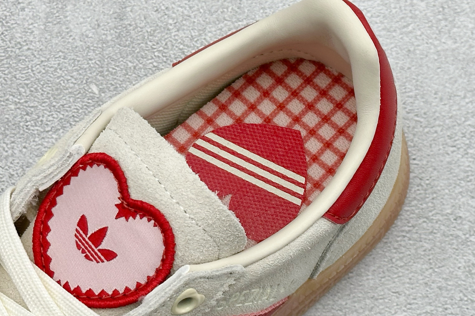 HZ版Adidas Handball Spezial 阿迪达斯经典复古休闲板鞋 KH9044 HZ版Adidas Handball Spezial 阿迪达斯经典复古休闲板鞋 KH9044