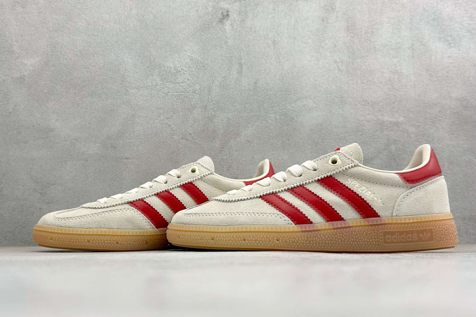HZ版Adidas Handball Spezial 阿迪达斯经典复古休闲板鞋 KH9044 HZ版Adidas Handball Spezial 阿迪达斯经典复古休闲板鞋 KH9044