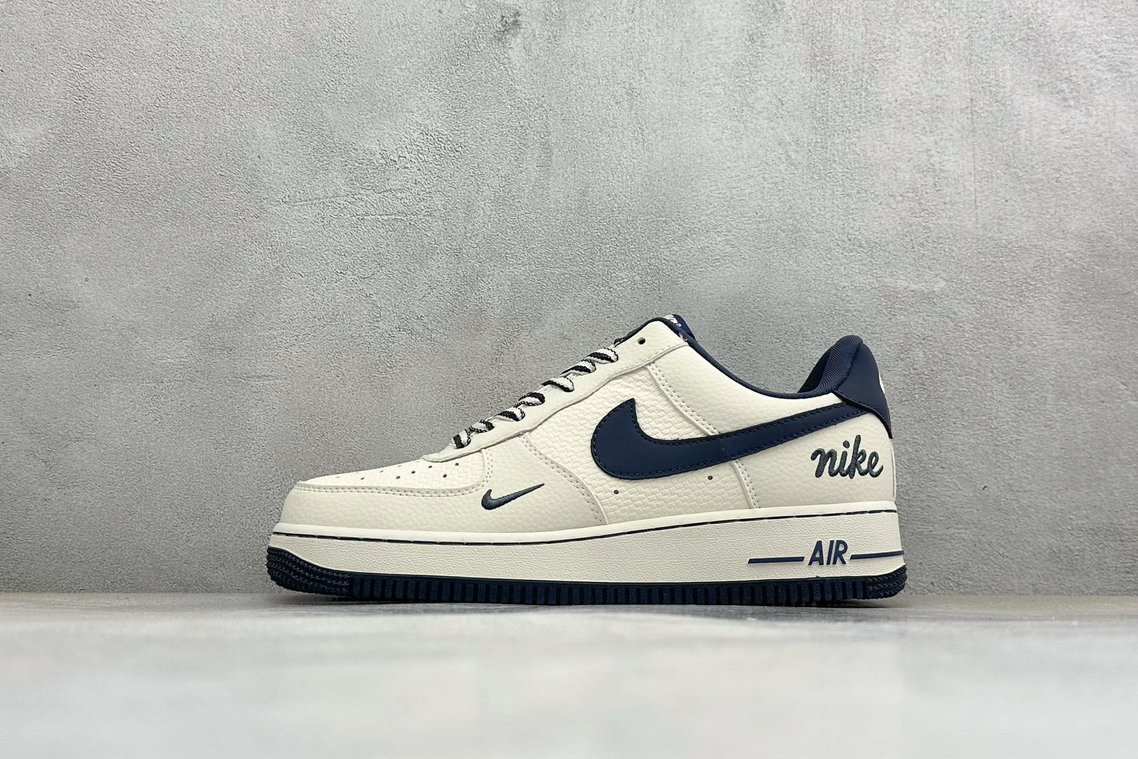 SC版Nike Air Force 1’07 Low 米白藏蓝 空军一号低帮休闲板鞋 FV3694-110 SC版Nike Air Force 1’07 Low 米白藏蓝 空军一号低帮休闲板鞋 FV3694-110
