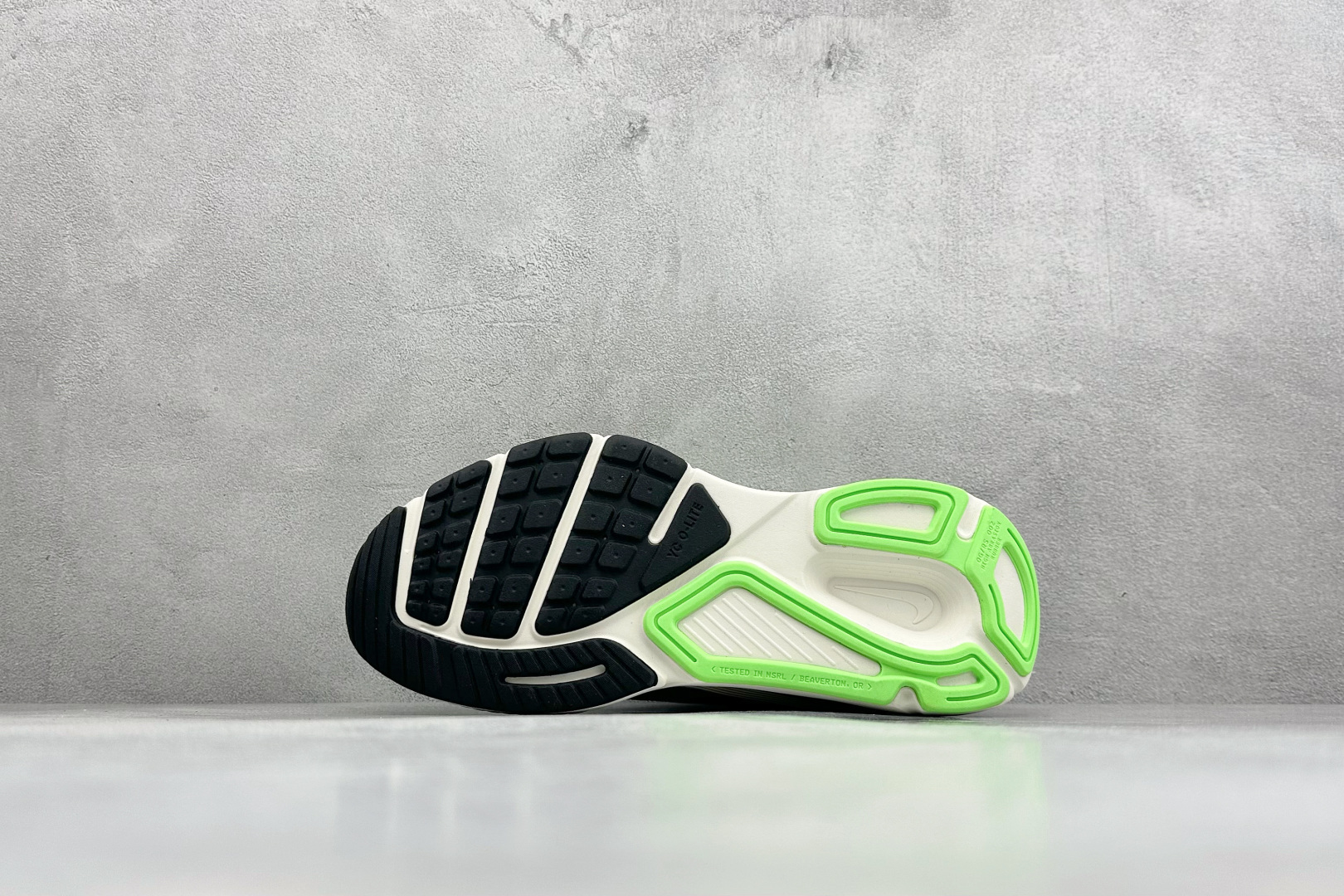 NIKE STRUCTURE PLUS 耐克 舒适减震防滑 低帮跑步鞋全掌ReactX泡绵中底 前掌和后