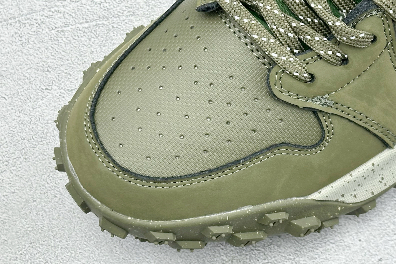 Jordan Air Jordan 1 Element Gore-Tex 低帮跑步鞋 Air Jordan 1 Low Element Gore-Tex “Medium Olive” FV4227-201 Jordan Air Jordan 1 Element Gore-Tex 低帮跑步鞋 Air Jordan 1 Low Element Gore-Tex “Medium Olive” FV4227-201