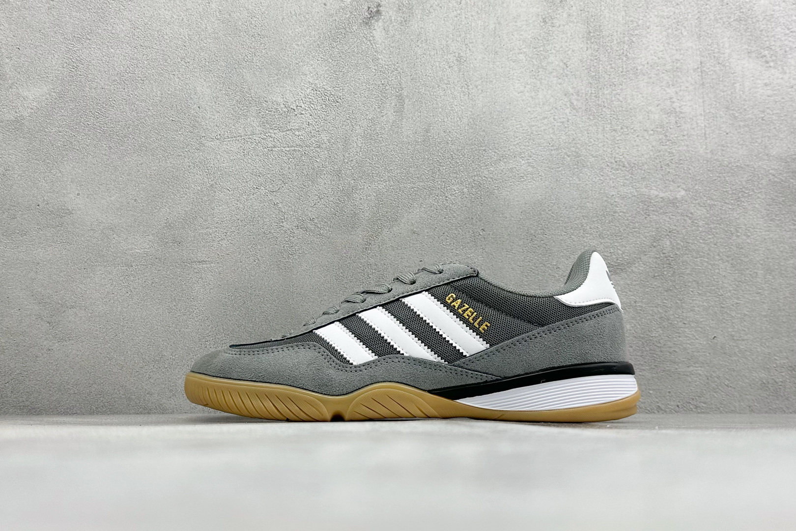 Adidas Originals BerMuda 三叶草复古休闲防滑耐磨低帮板鞋 JQ0887