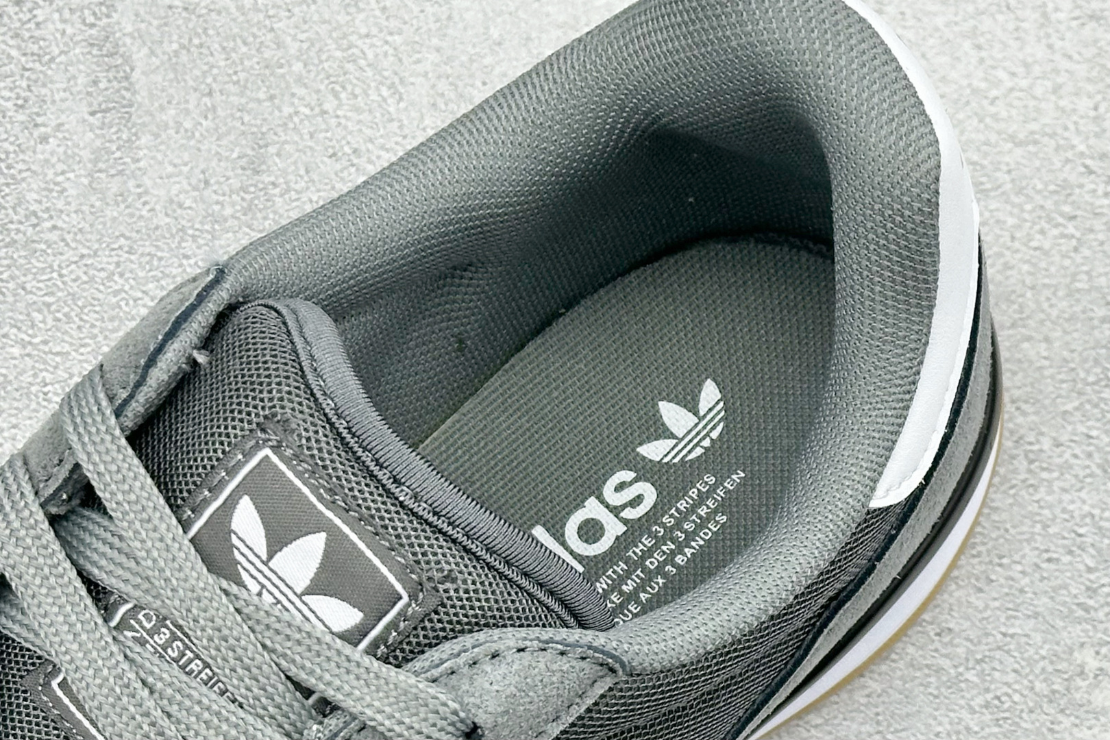 Adidas Originals BerMuda 三叶草复古休闲防滑耐磨低帮板鞋 JQ0887