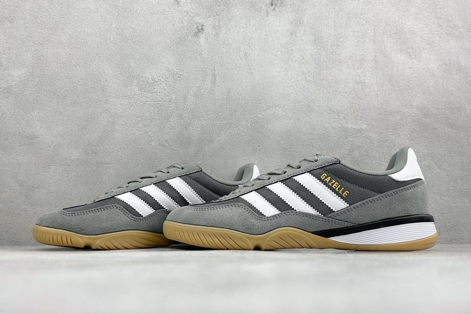 Adidas Originals BerMuda 三叶草复古休闲防滑耐磨低帮板鞋 JQ0887