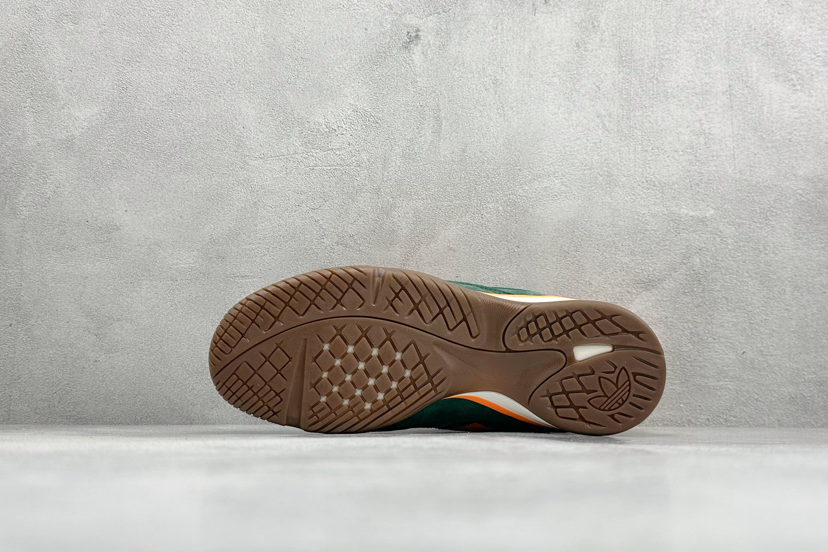 Adidas Originals BerMuda 三叶草复古休闲防滑耐磨低帮板鞋 JQ0885 Adidas Originals BerMuda 三叶草复古休闲防滑耐磨低帮板鞋 JQ0885