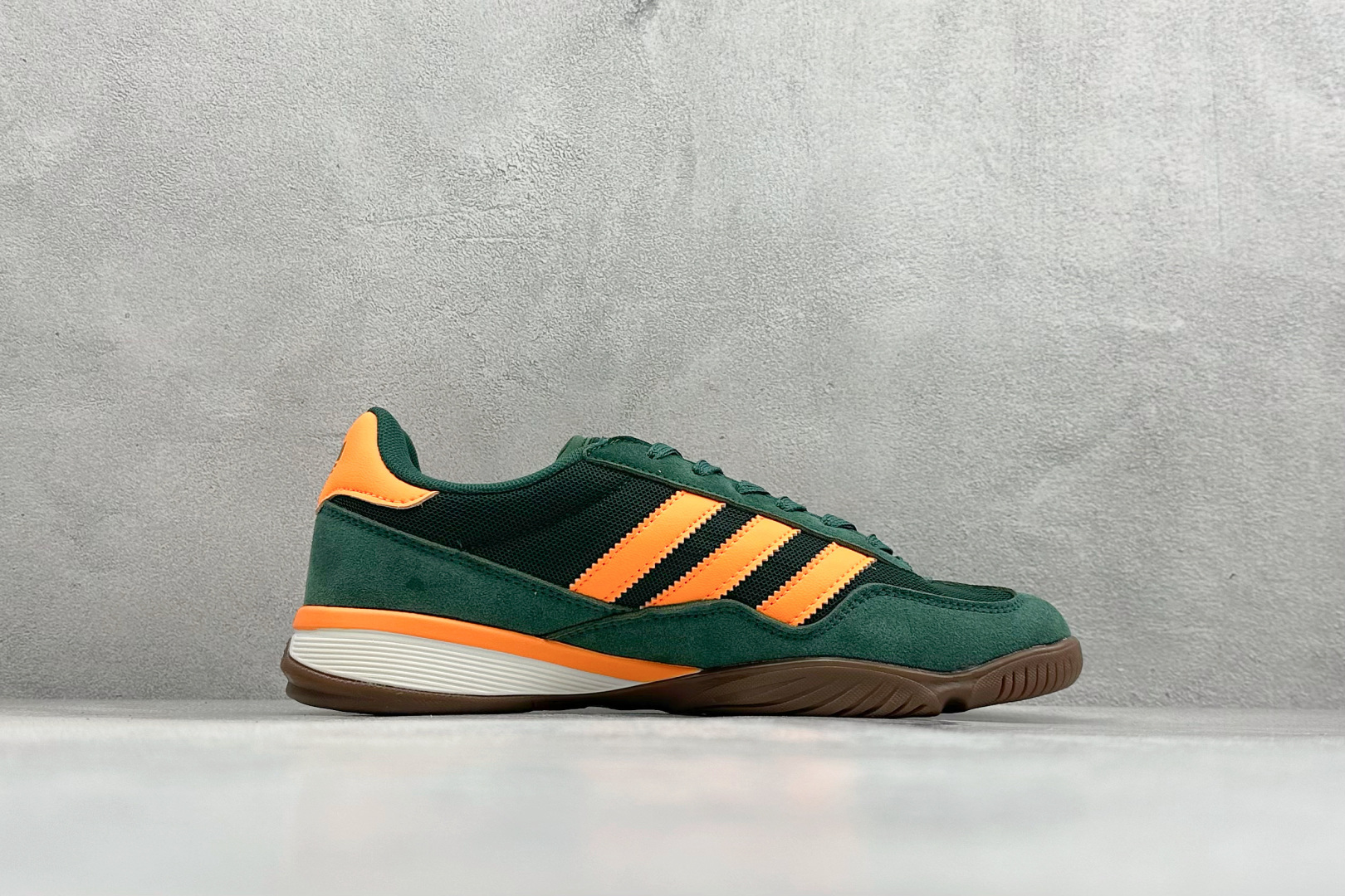 Adidas Originals BerMuda 三叶草复古休闲防滑耐磨低帮板鞋 JQ0885 Adidas Originals BerMuda 三叶草复古休闲防滑耐磨低帮板鞋 JQ0885