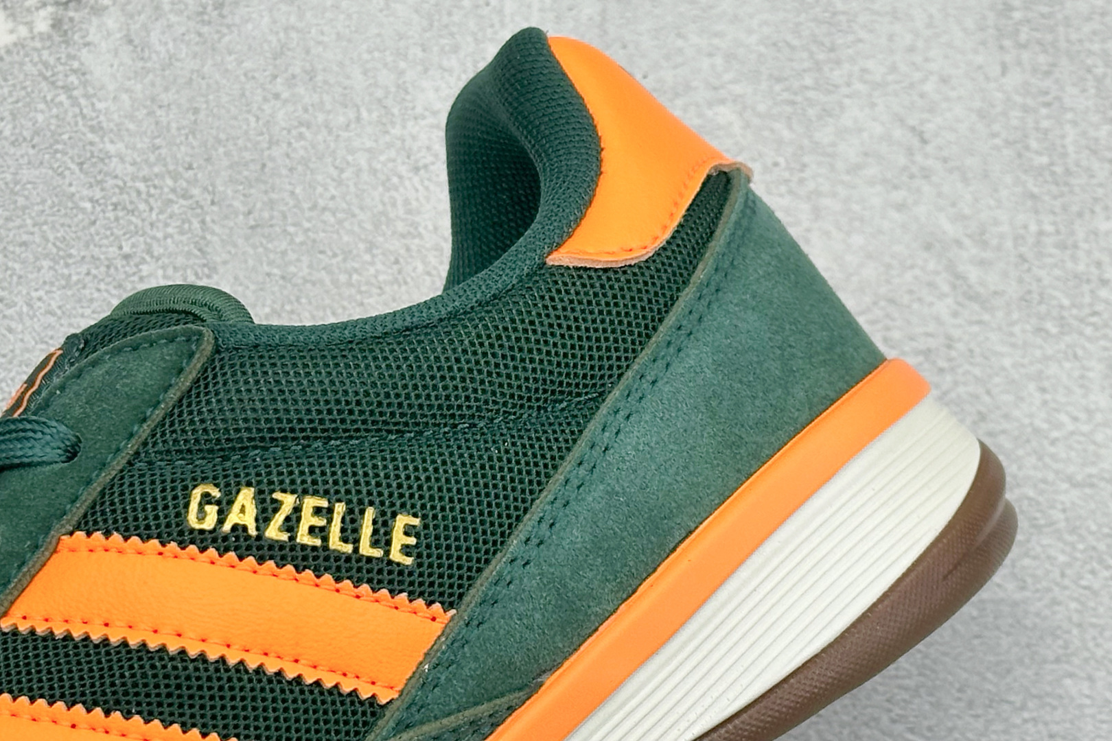 Adidas Originals BerMuda 三叶草复古休闲防滑耐磨低帮板鞋 JQ0885 Adidas Originals BerMuda 三叶草复古休闲防滑耐磨低帮板鞋 JQ0885