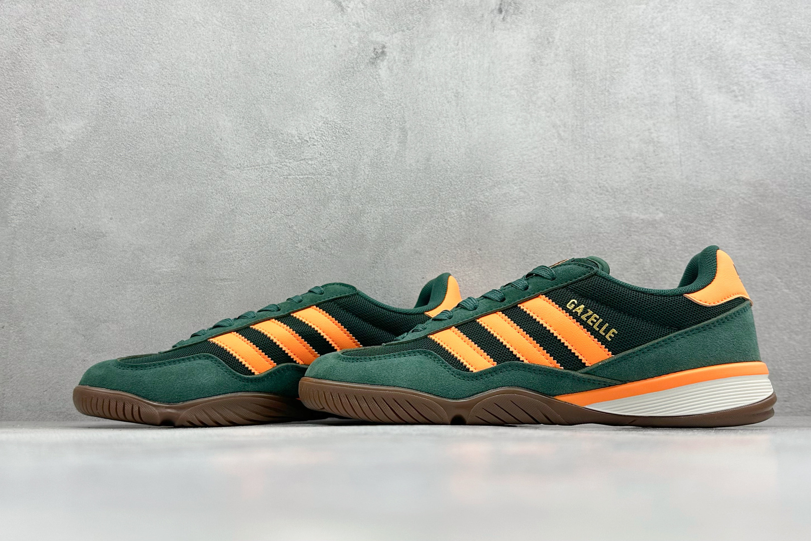 Adidas Originals BerMuda 三叶草复古休闲防滑耐磨低帮板鞋 JQ0885 Adidas Originals BerMuda 三叶草复古休闲防滑耐磨低帮板鞋 JQ0885